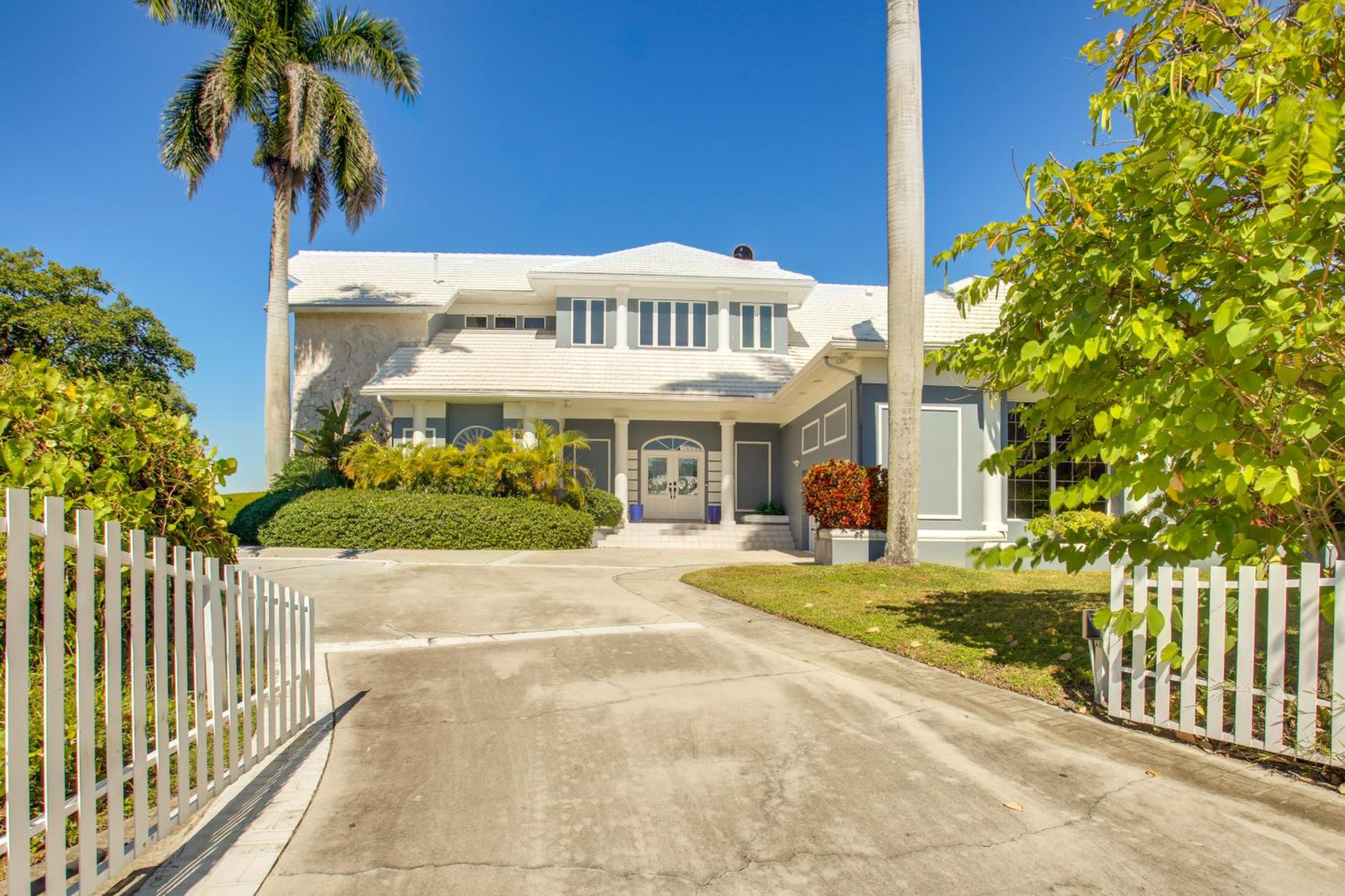 Oceanside Fort Myers Luxury! Pool, Terrace and Views