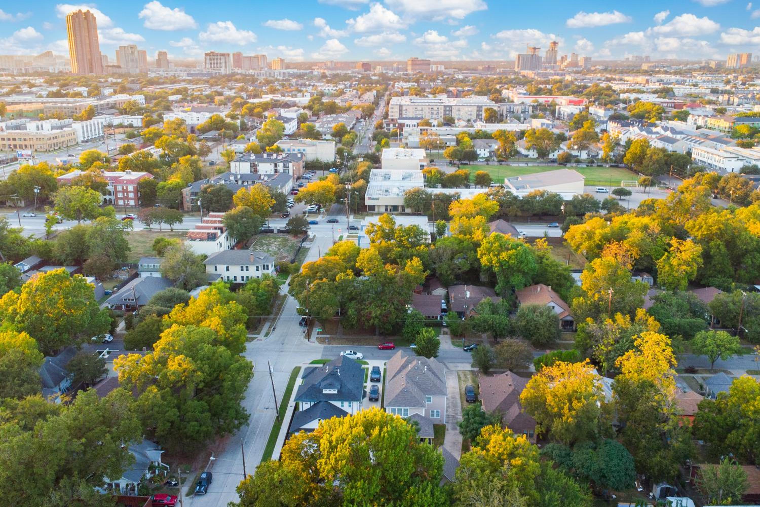 Outdoor Oasis 2 Mi to Downtown Dallas and Venues!