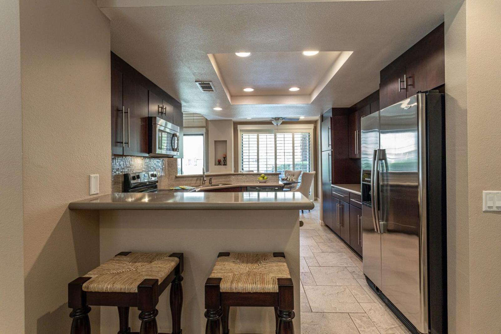SPECTACULAR LAKE with MOUNTAIN VIEW BBQ POOL SPA