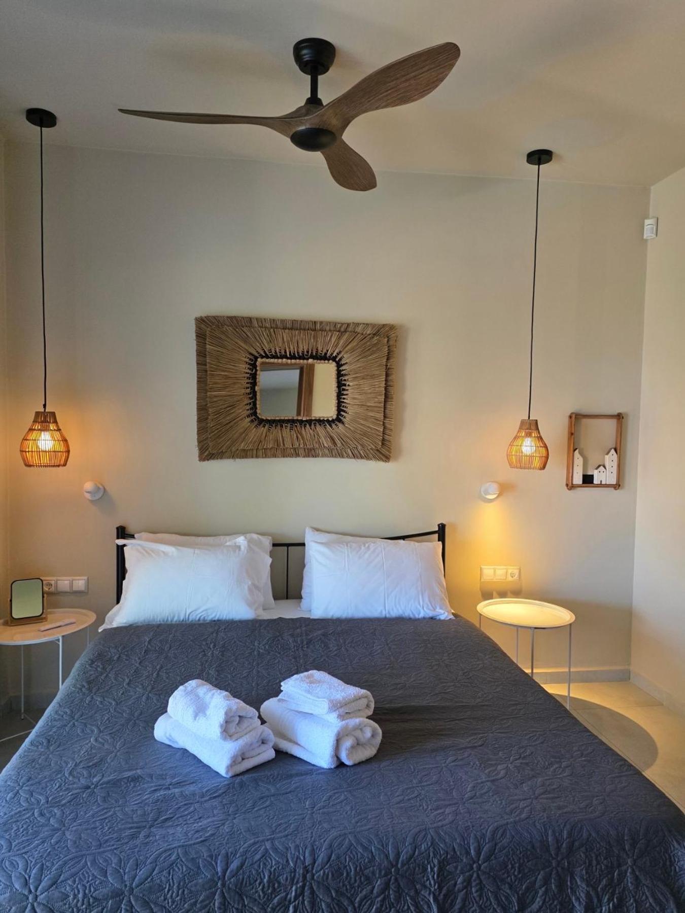 Romantic Pool Suite with Sea View Rastoni