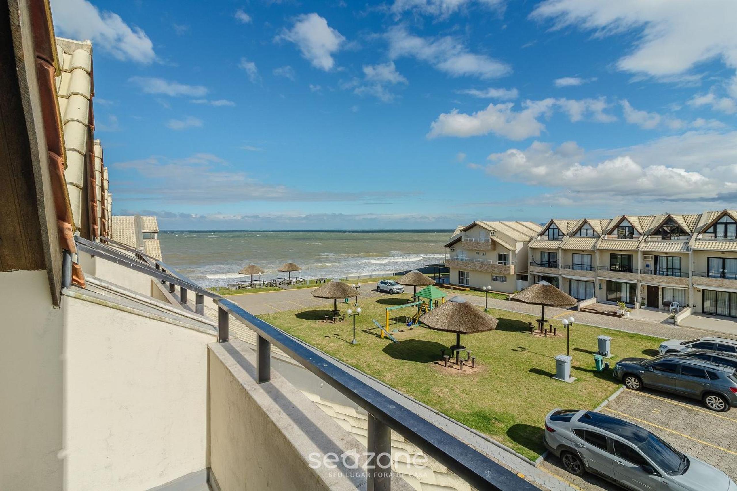Houses in a beachfront condominium with a swimming pool in Itajubá - MCSs