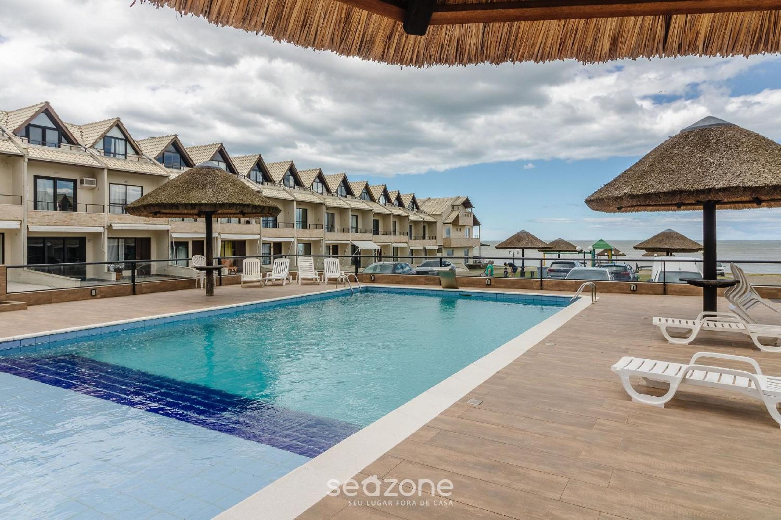Houses in a beachfront condominium with a swimming pool in Itajubá - MCSs