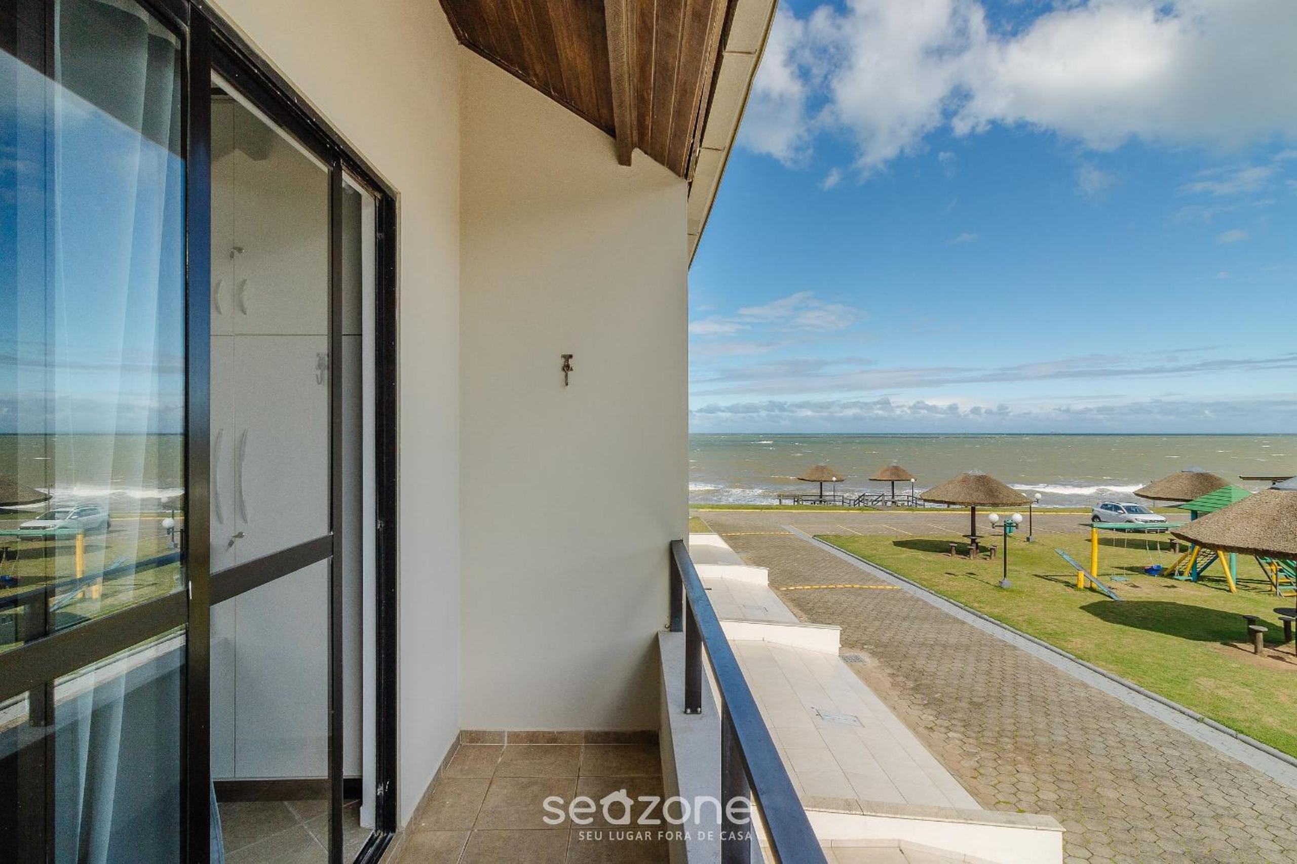 Houses in a beachfront condominium with a swimming pool in Itajubá - MCSs