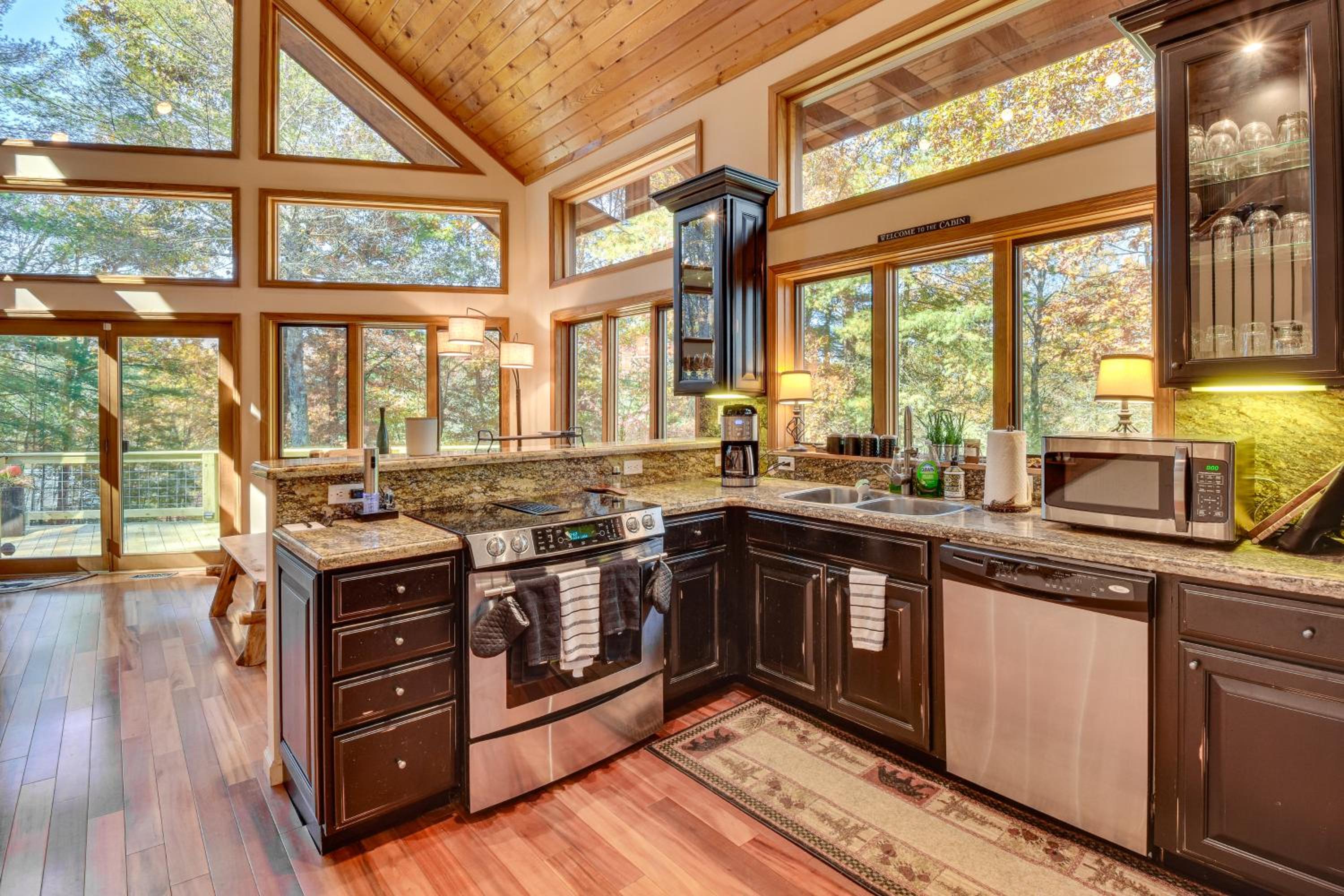 3 Mi to Vogel State Park! Family Home with Game Room