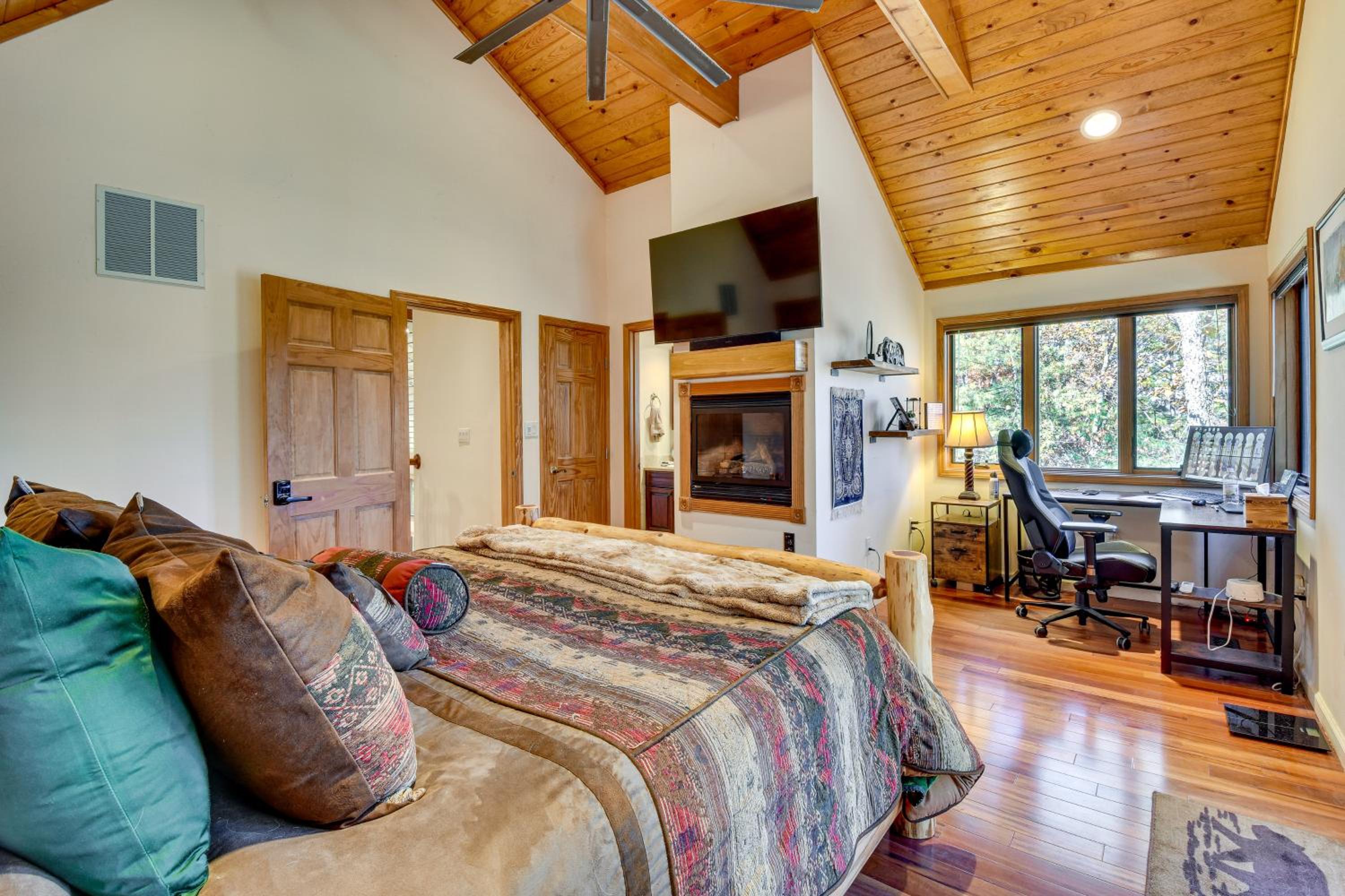 3 Mi to Vogel State Park! Family Home with Game Room