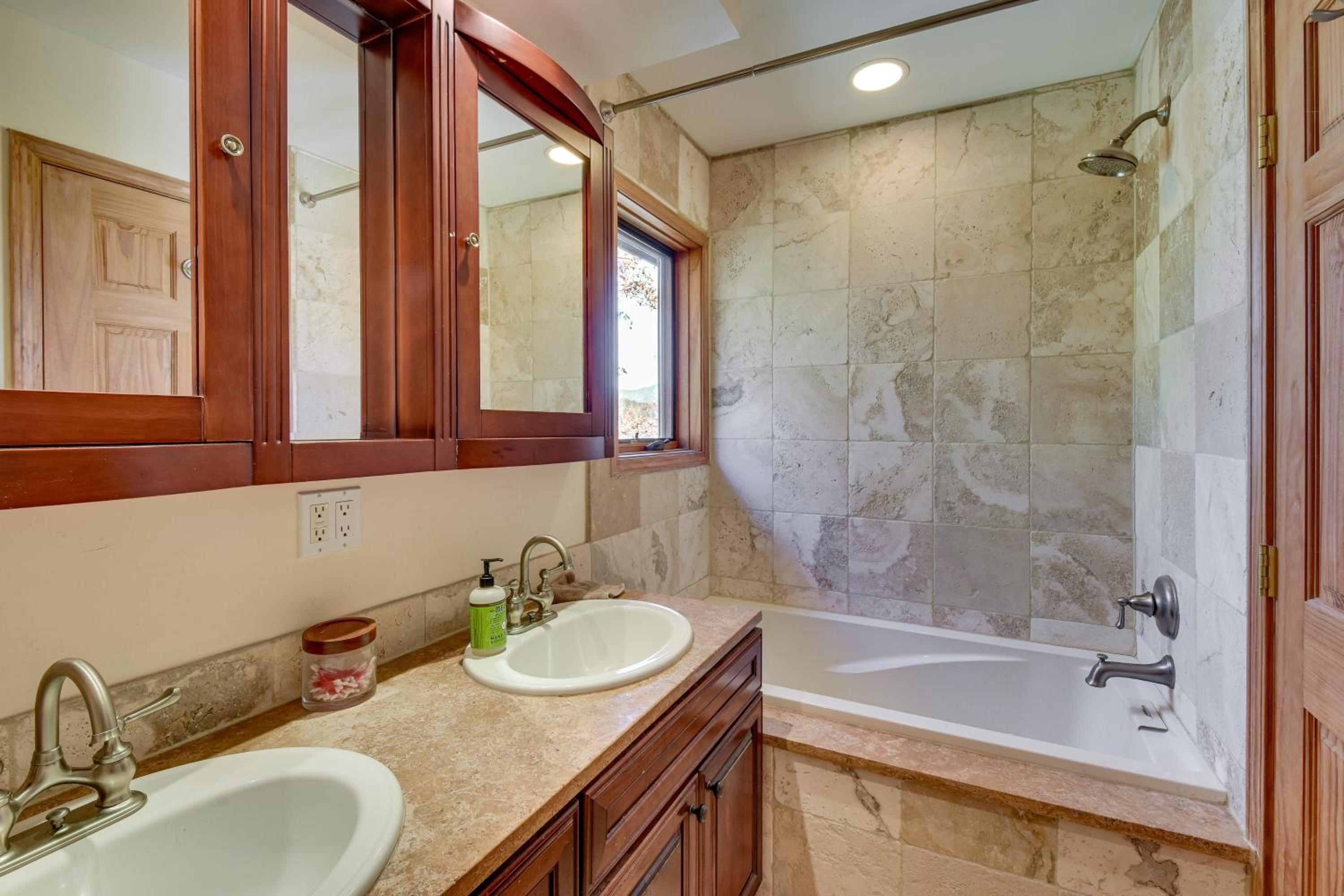 3 Mi to Vogel State Park! Family Home with Game Room