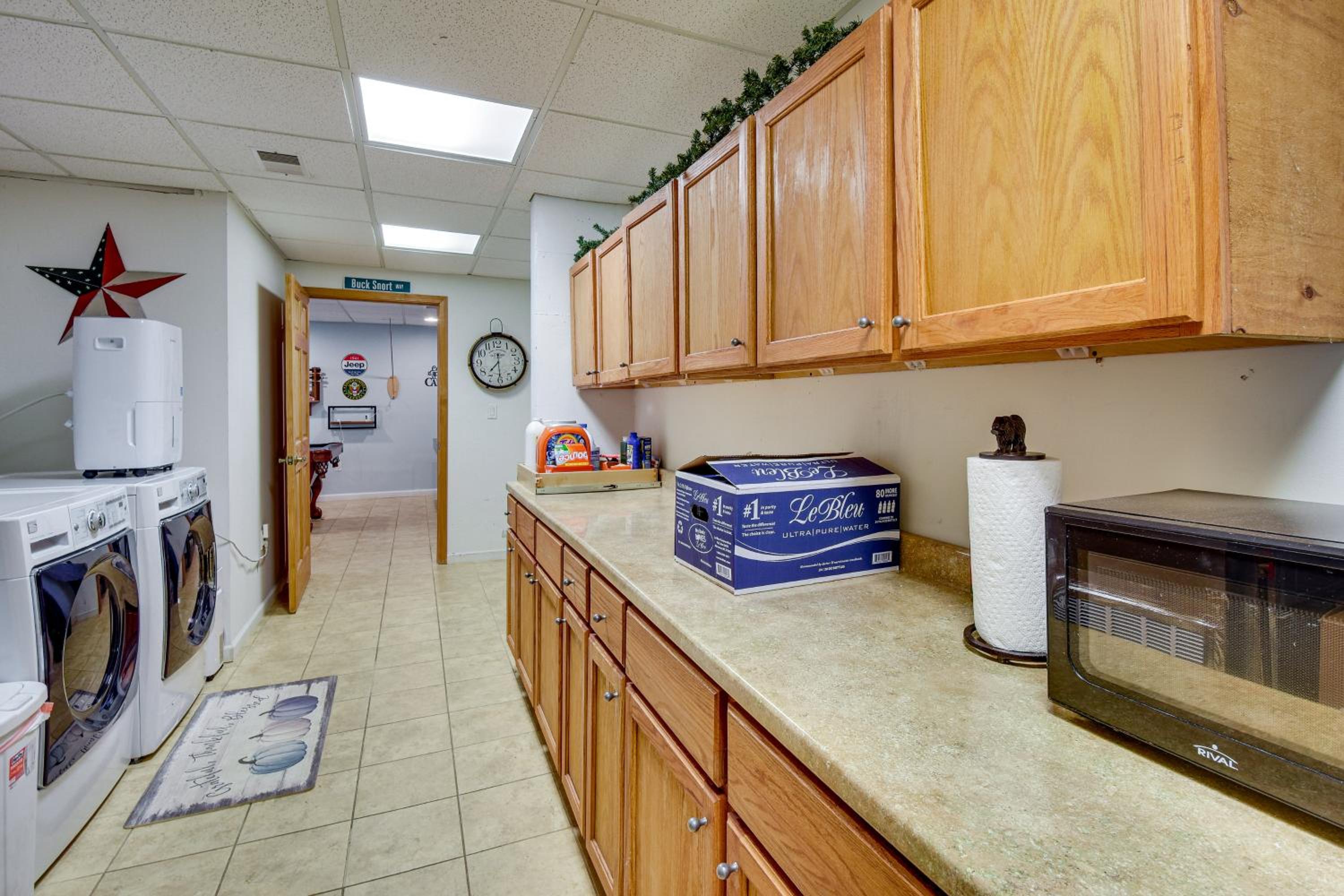 3 Mi to Vogel State Park! Family Home with Game Room