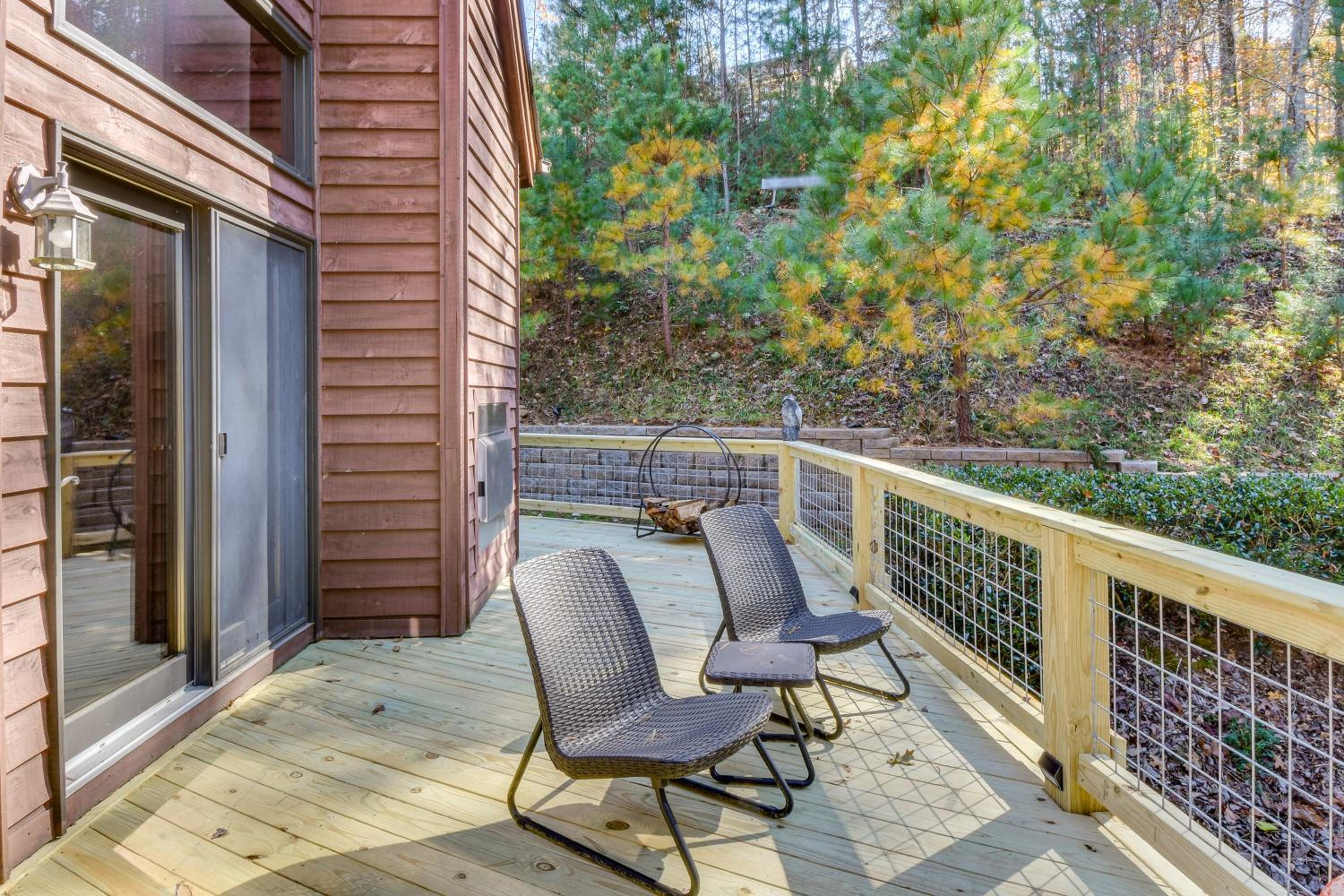 3 Mi to Vogel State Park! Family Home with Game Room