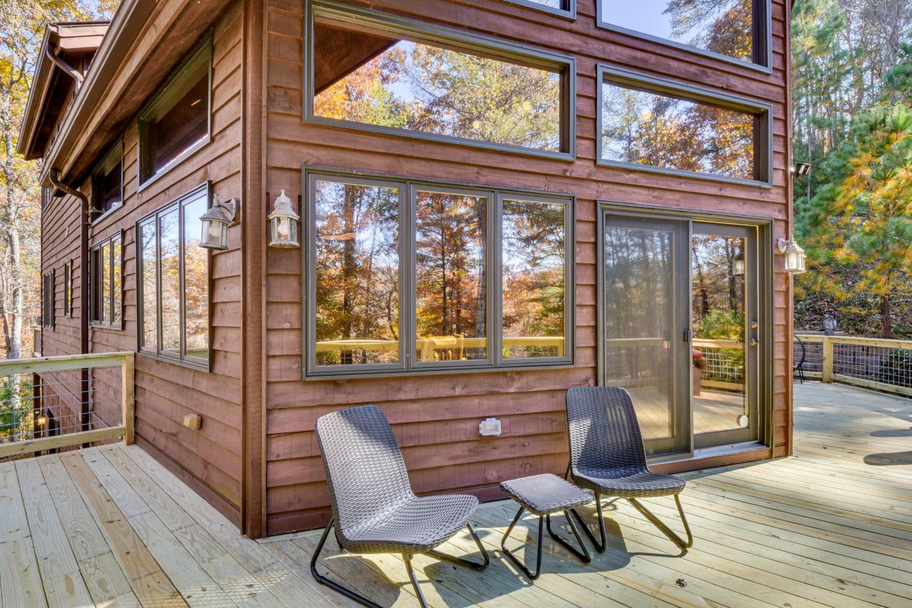 3 Mi to Vogel State Park! Family Home with Game Room