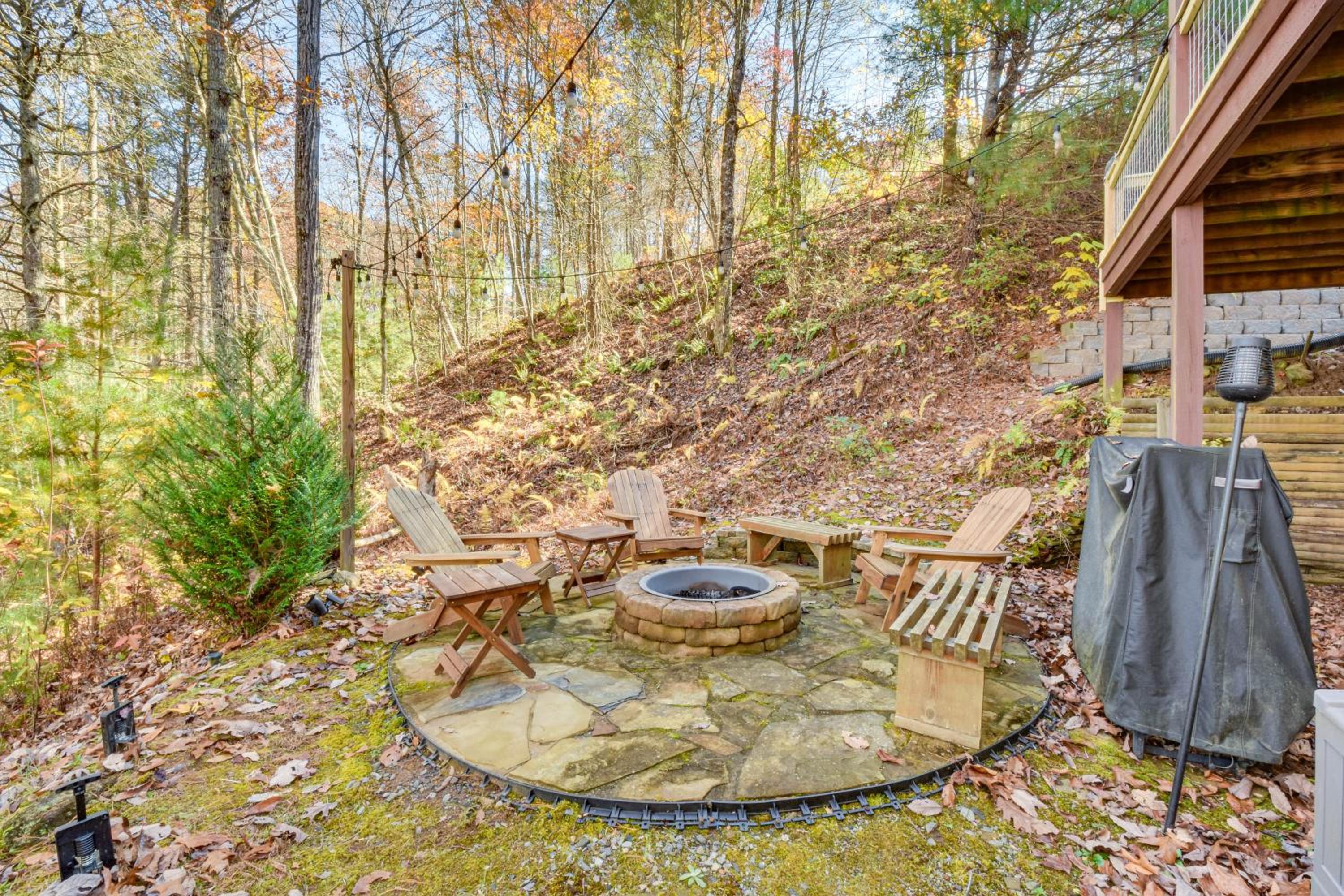 3 Mi to Vogel State Park! Family Home with Game Room
