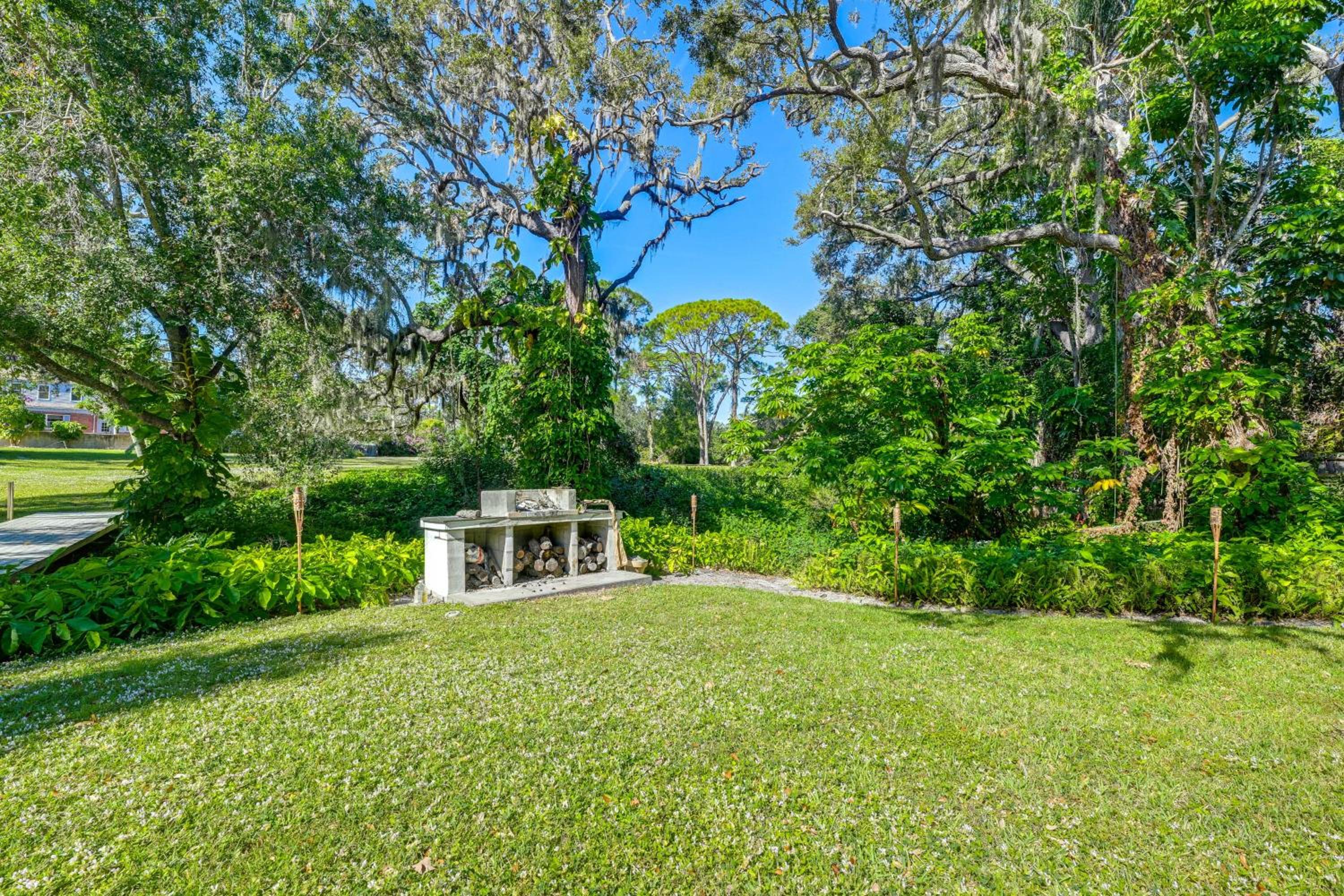 Explore Dtwn Sarasota and Beaches Home with Lush Yard