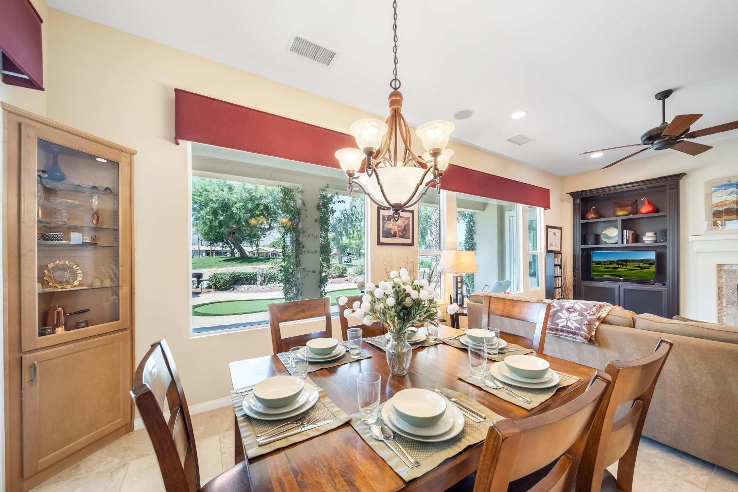 Stunning 3BD 3BR w Casita Golf VIew Community Pool