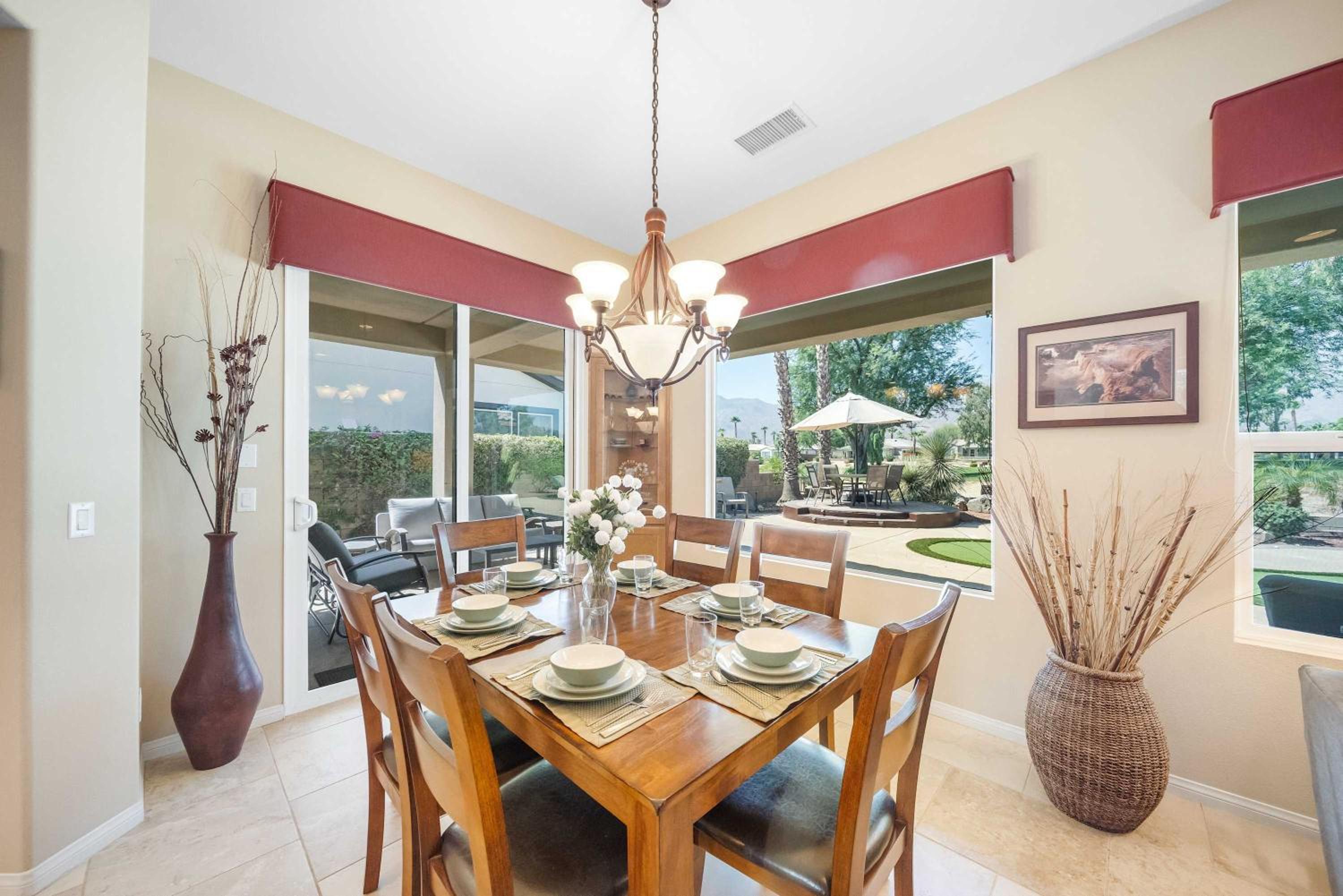 Stunning 3BD 3BR w Casita Golf VIew Community Pool