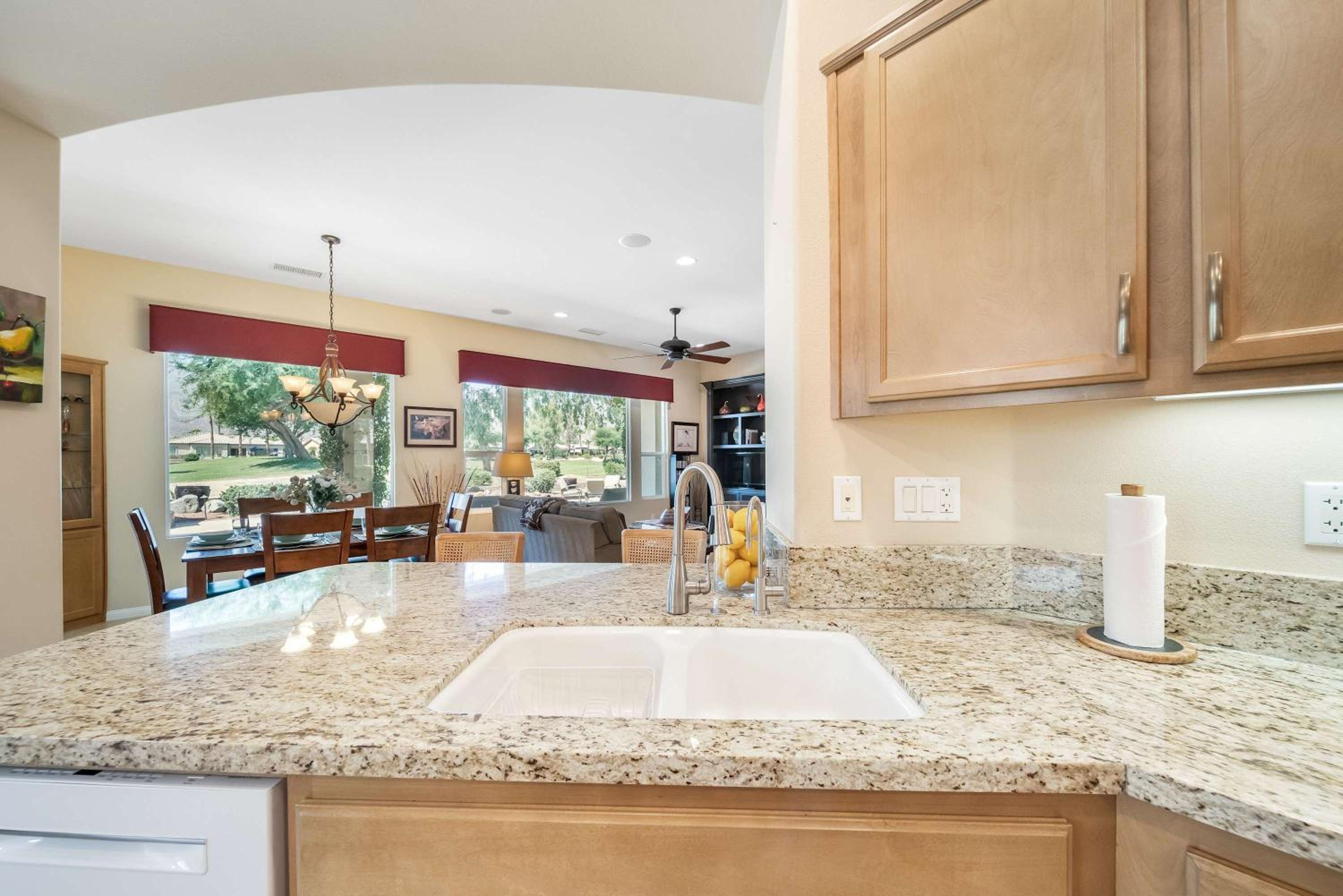 Stunning 3BD 3BR w Casita Golf VIew Community Pool