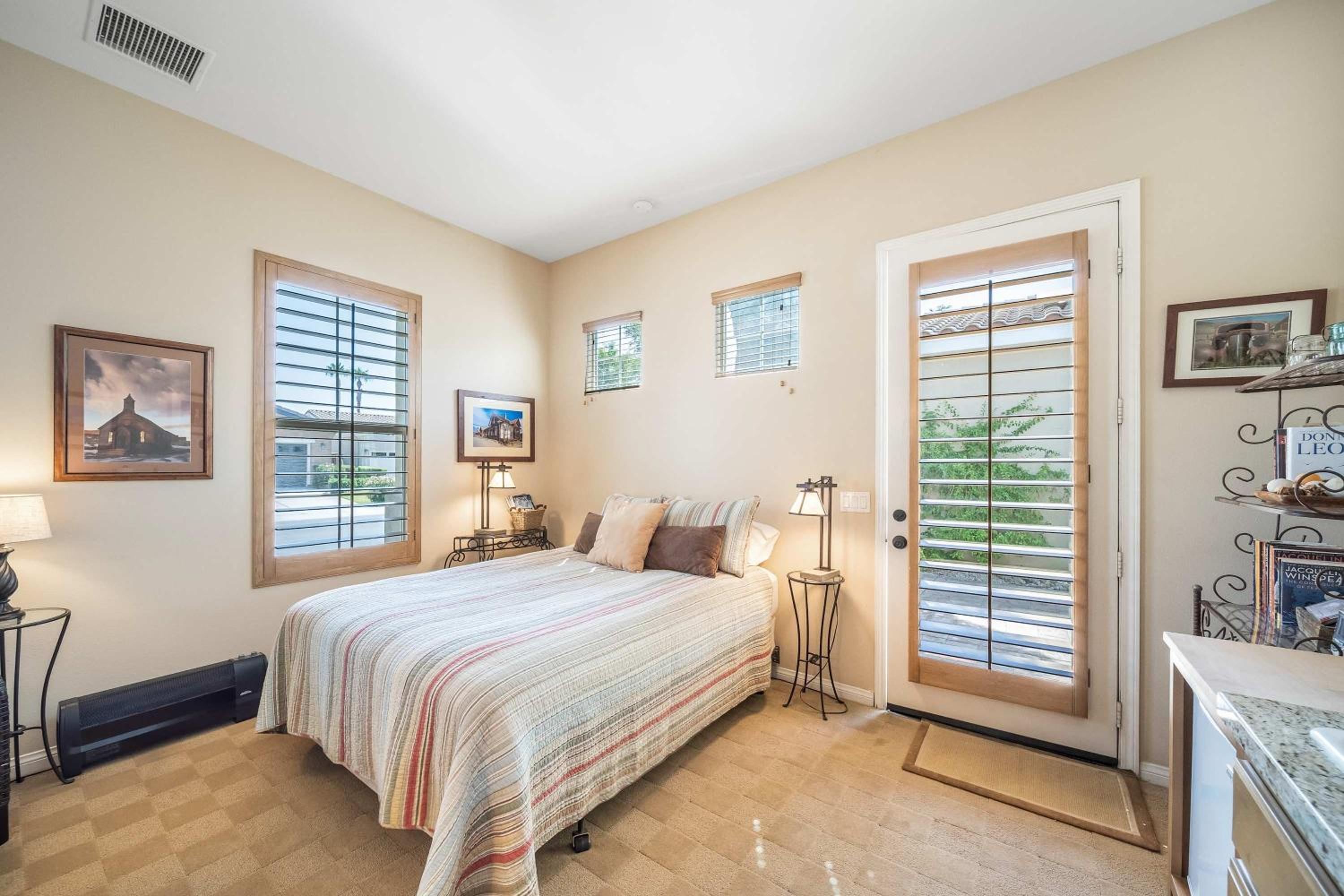 Stunning 3BD 3BR w Casita Golf VIew Community Pool
