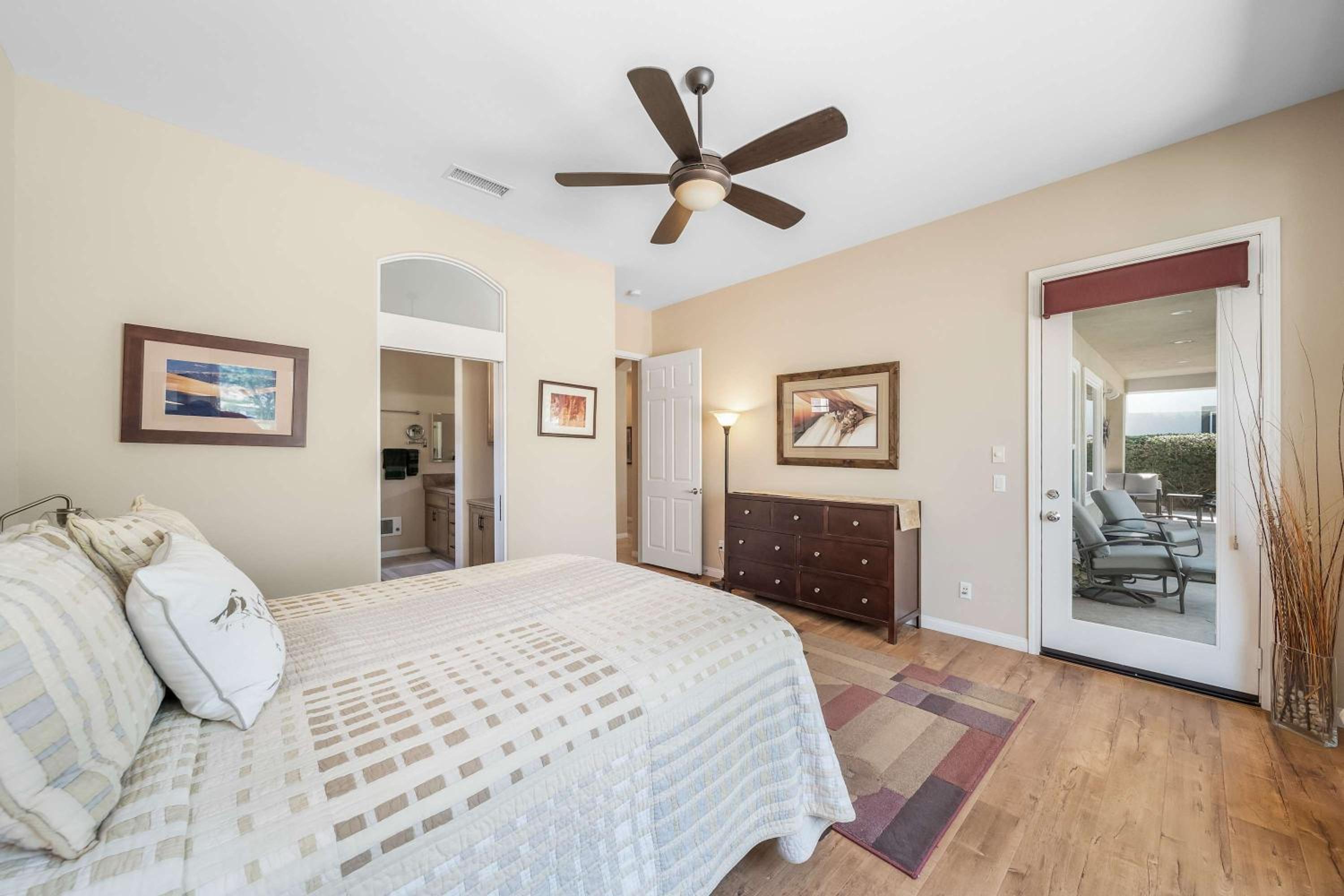 Stunning 3BD 3BR w Casita Golf VIew Community Pool