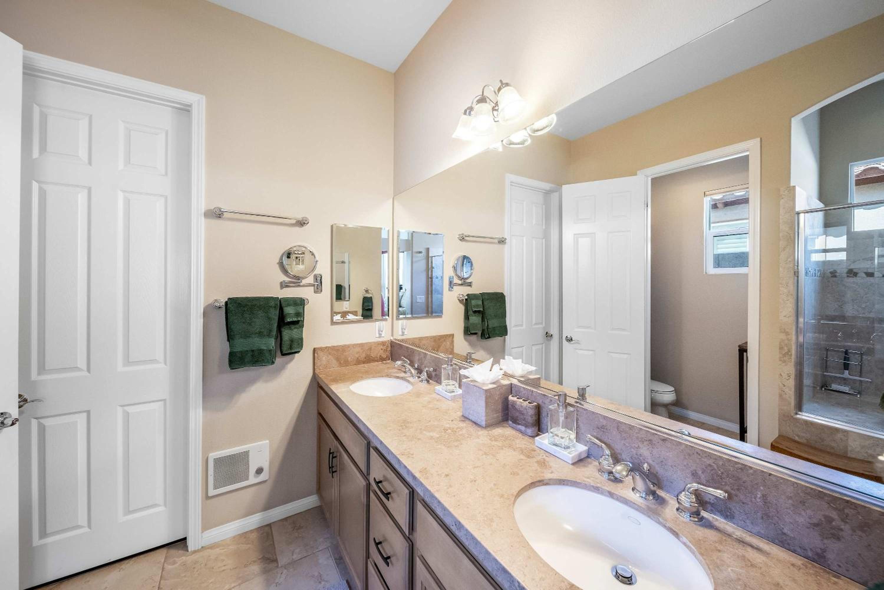 Stunning 3BD 3BR w Casita Golf VIew Community Pool