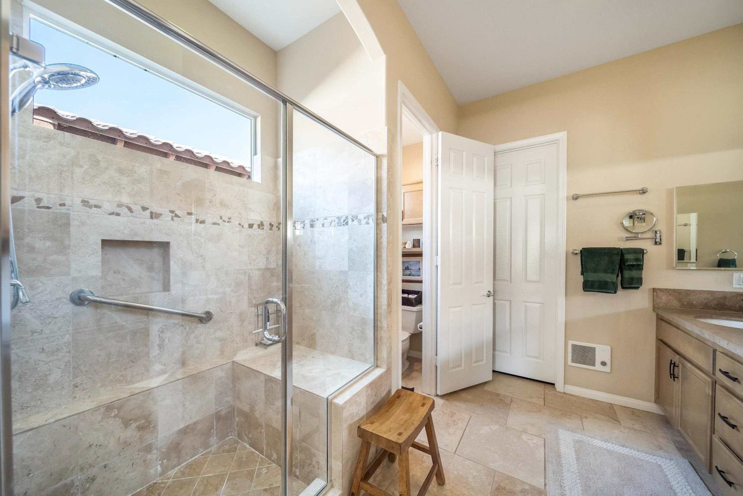 Stunning 3BD 3BR w Casita Golf VIew Community Pool