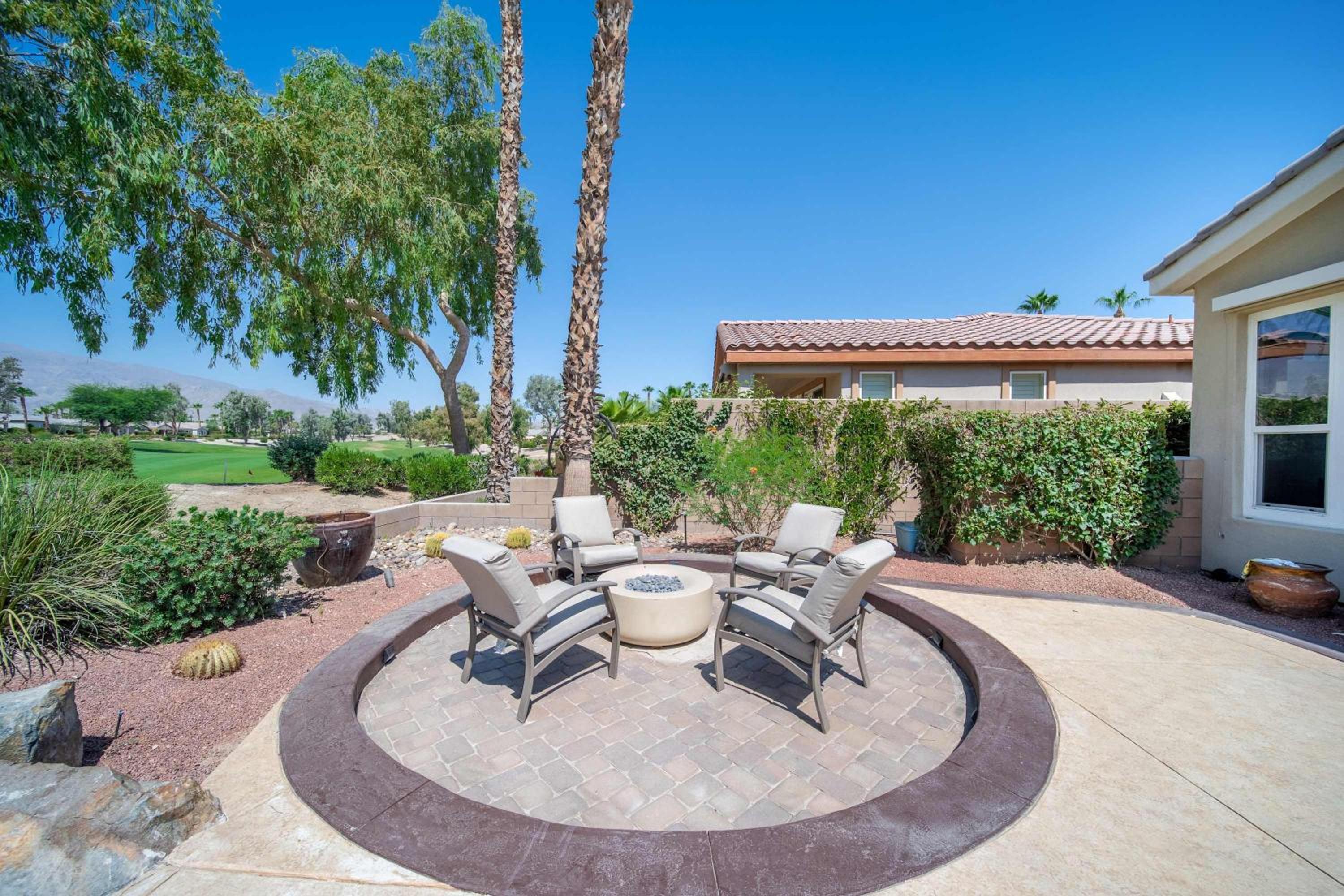 Stunning 3BD 3BR w Casita Golf VIew Community Pool