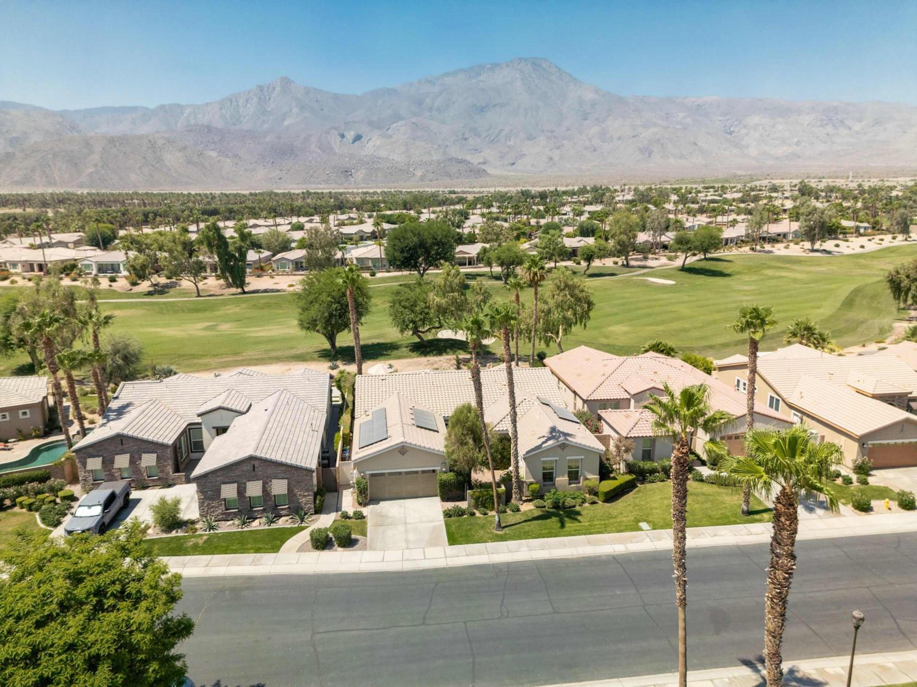 Stunning 3BD 3BR w Casita Golf VIew Community Pool