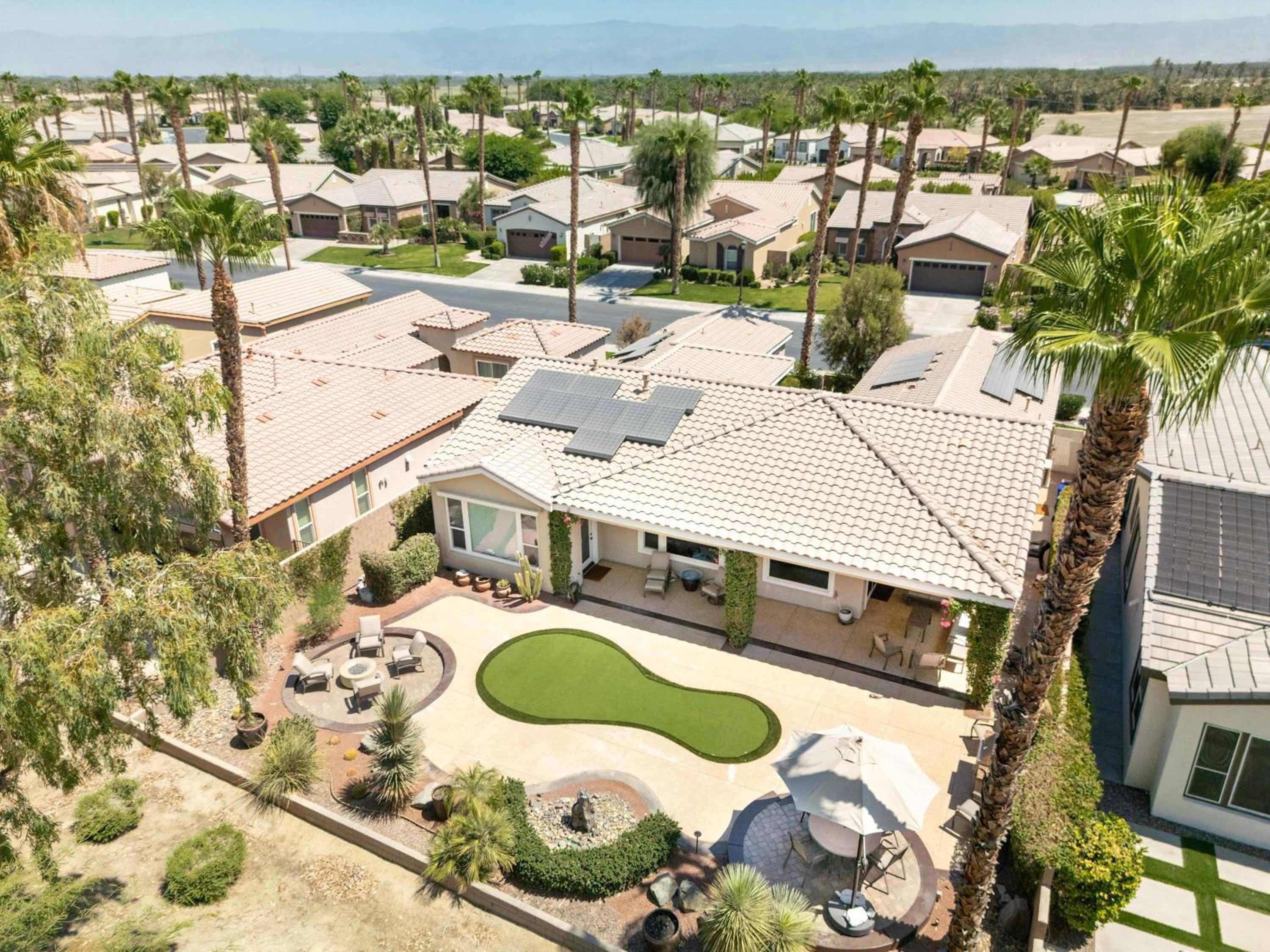 Stunning 3BD 3BR w Casita Golf VIew Community Pool