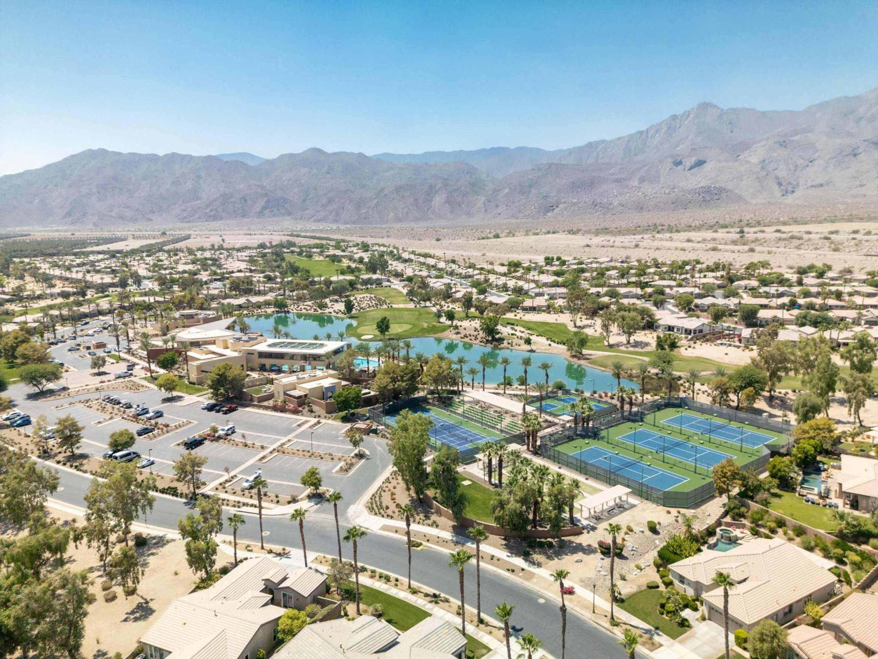 Stunning 3BD 3BR w Casita Golf VIew Community Pool