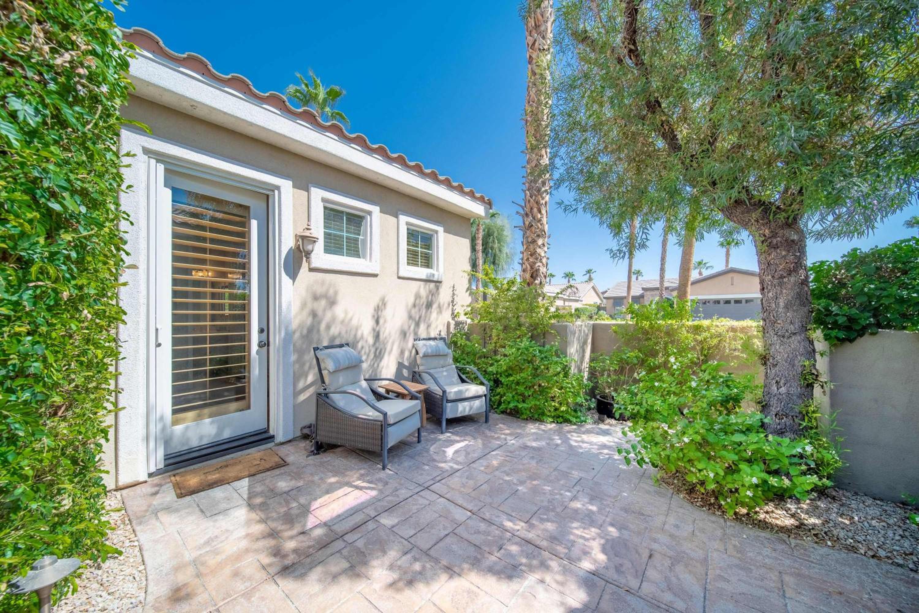 Stunning 3BD 3BR w Casita Golf VIew Community Pool