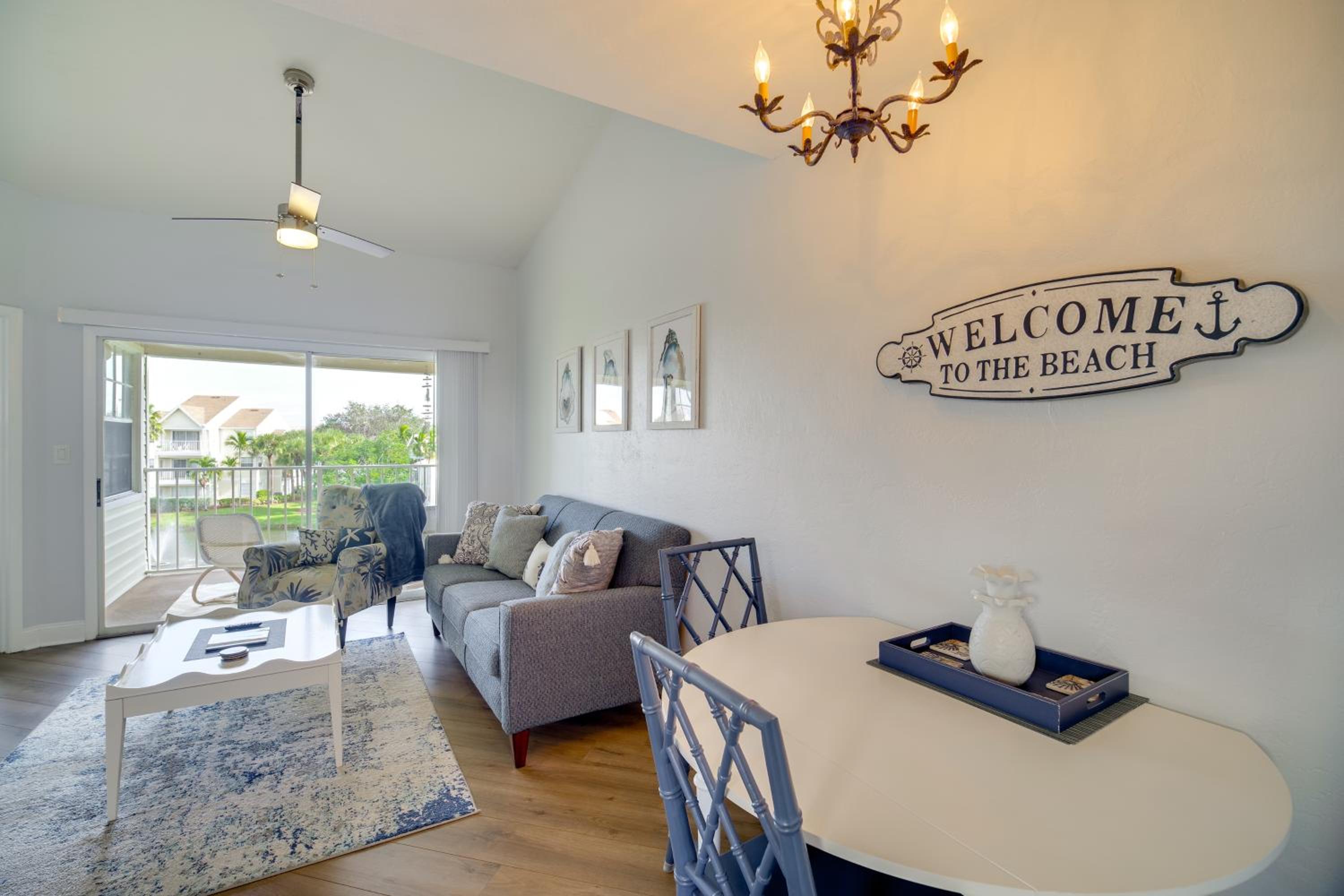 Walk to Canova Beach Park Couples Coastal Condo