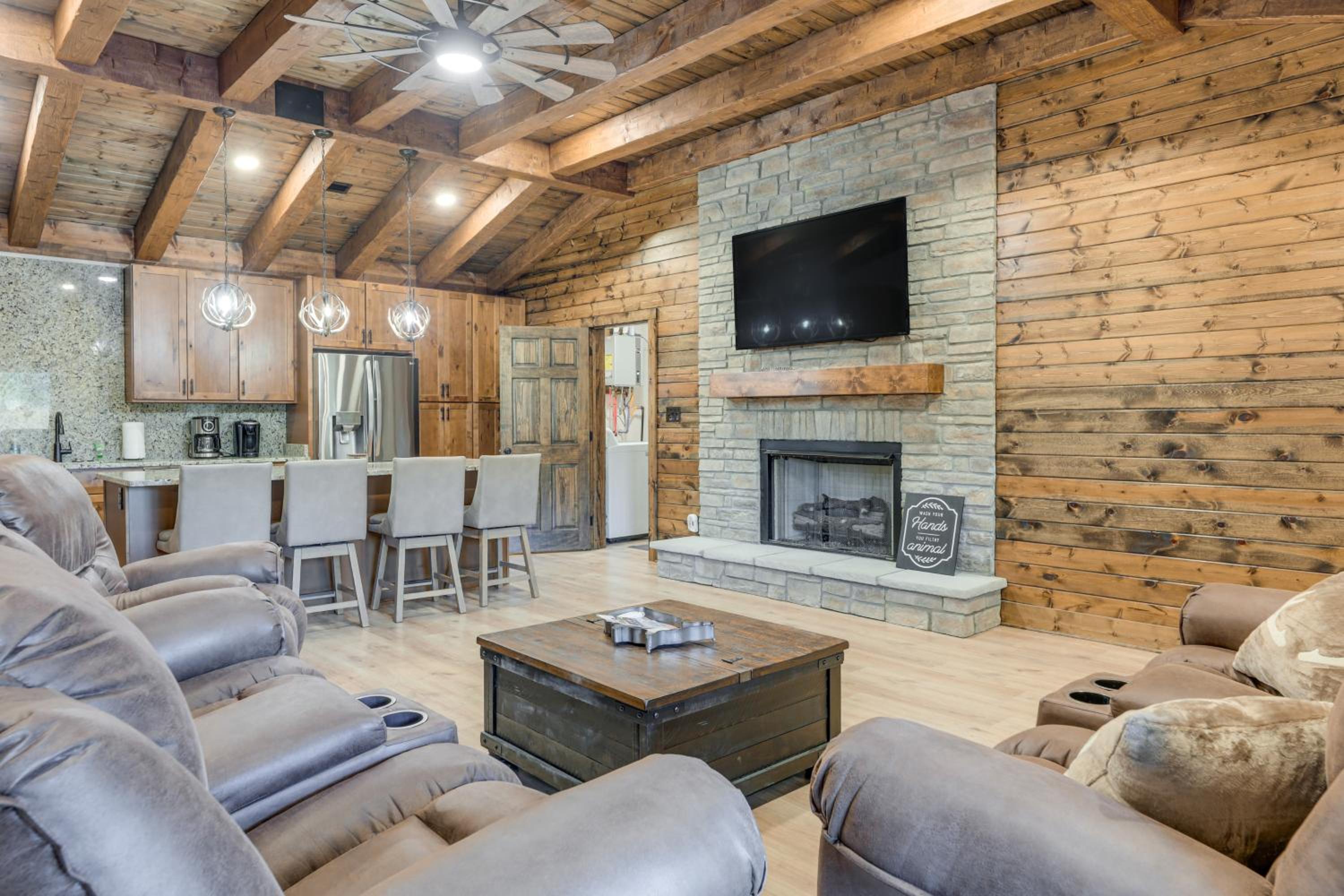 Patio and Views Country Getaway in Bluegrass Region