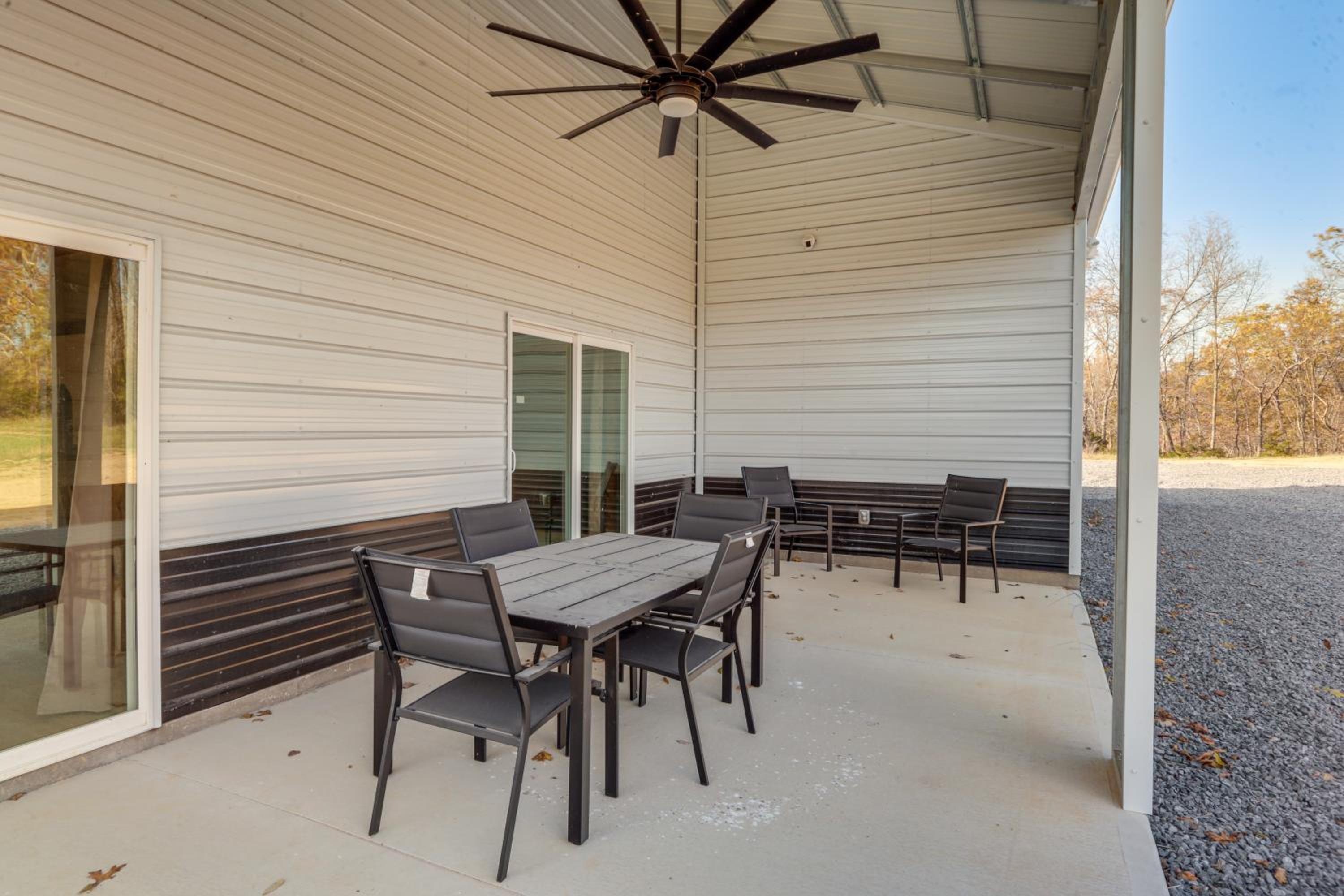 Patio and Views Country Getaway in Bluegrass Region