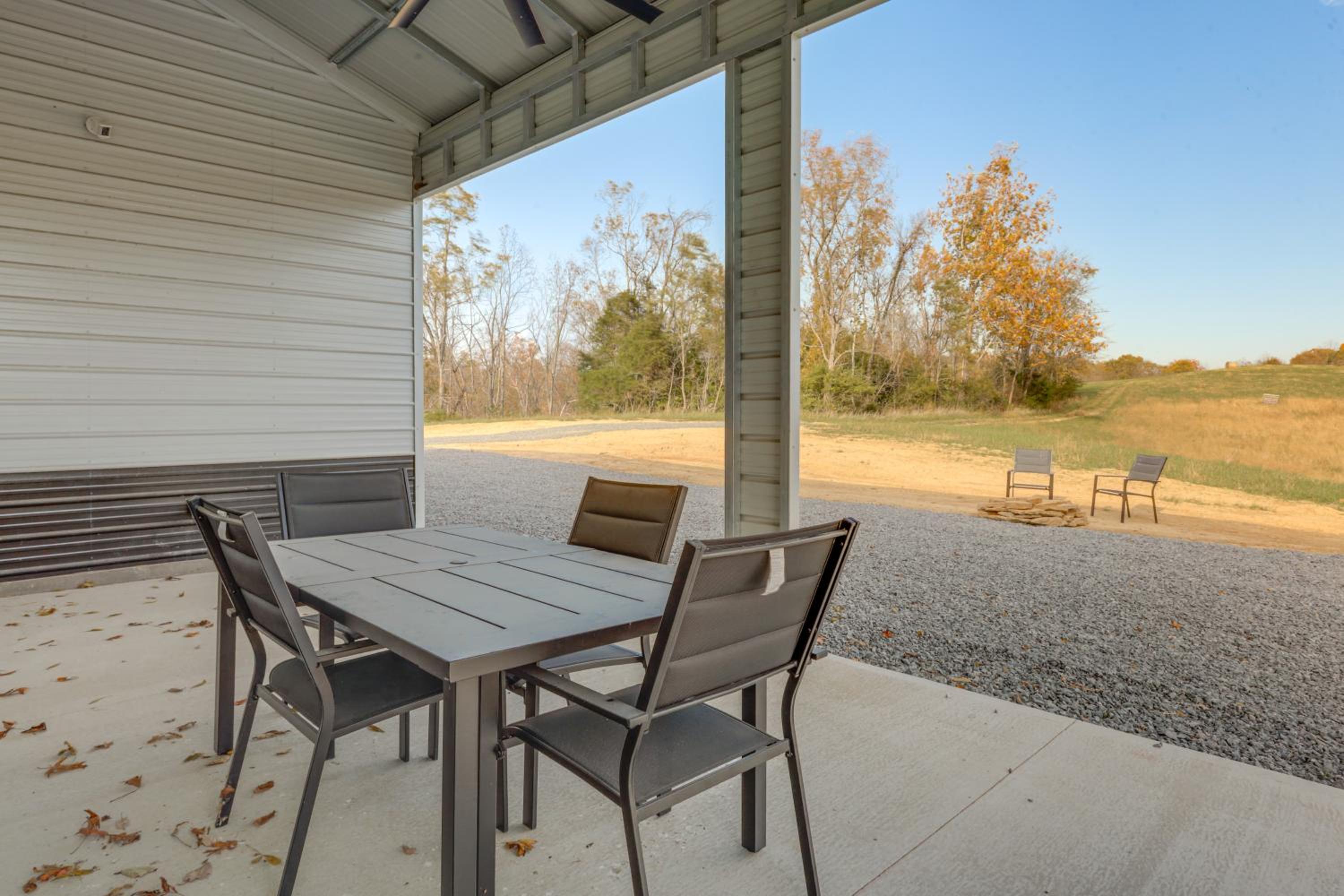 Patio and Views Country Getaway in Bluegrass Region