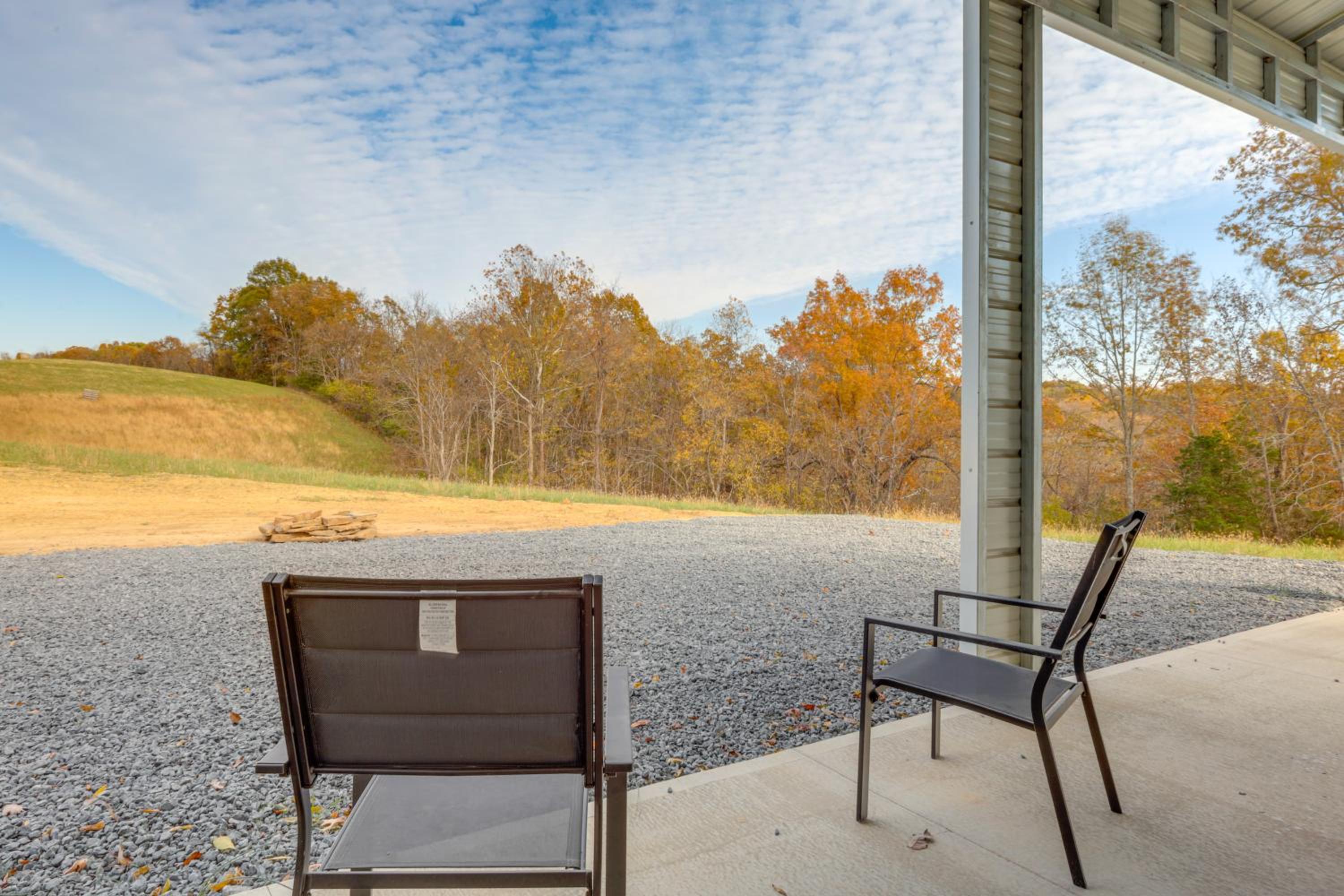 Patio and Views Country Getaway in Bluegrass Region