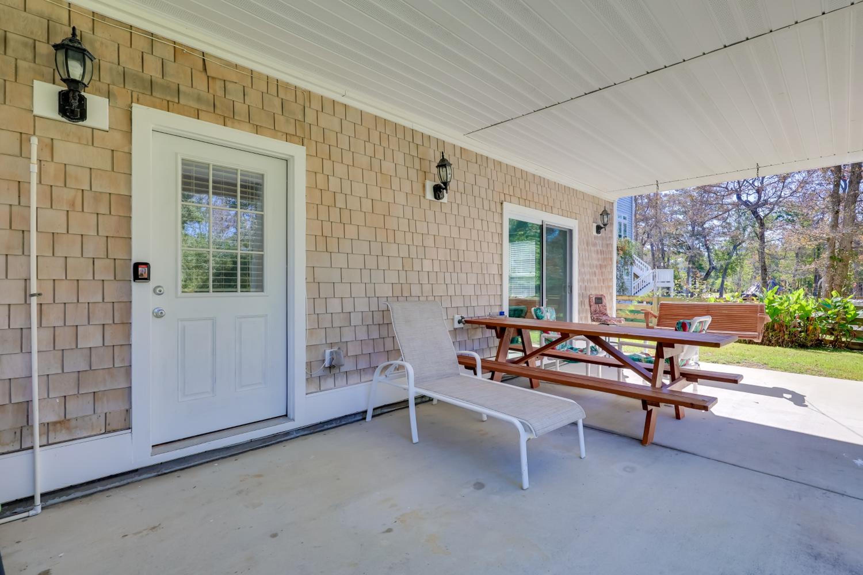 1 Mi to Boardwalk Carolina Beach Retreat with Patio