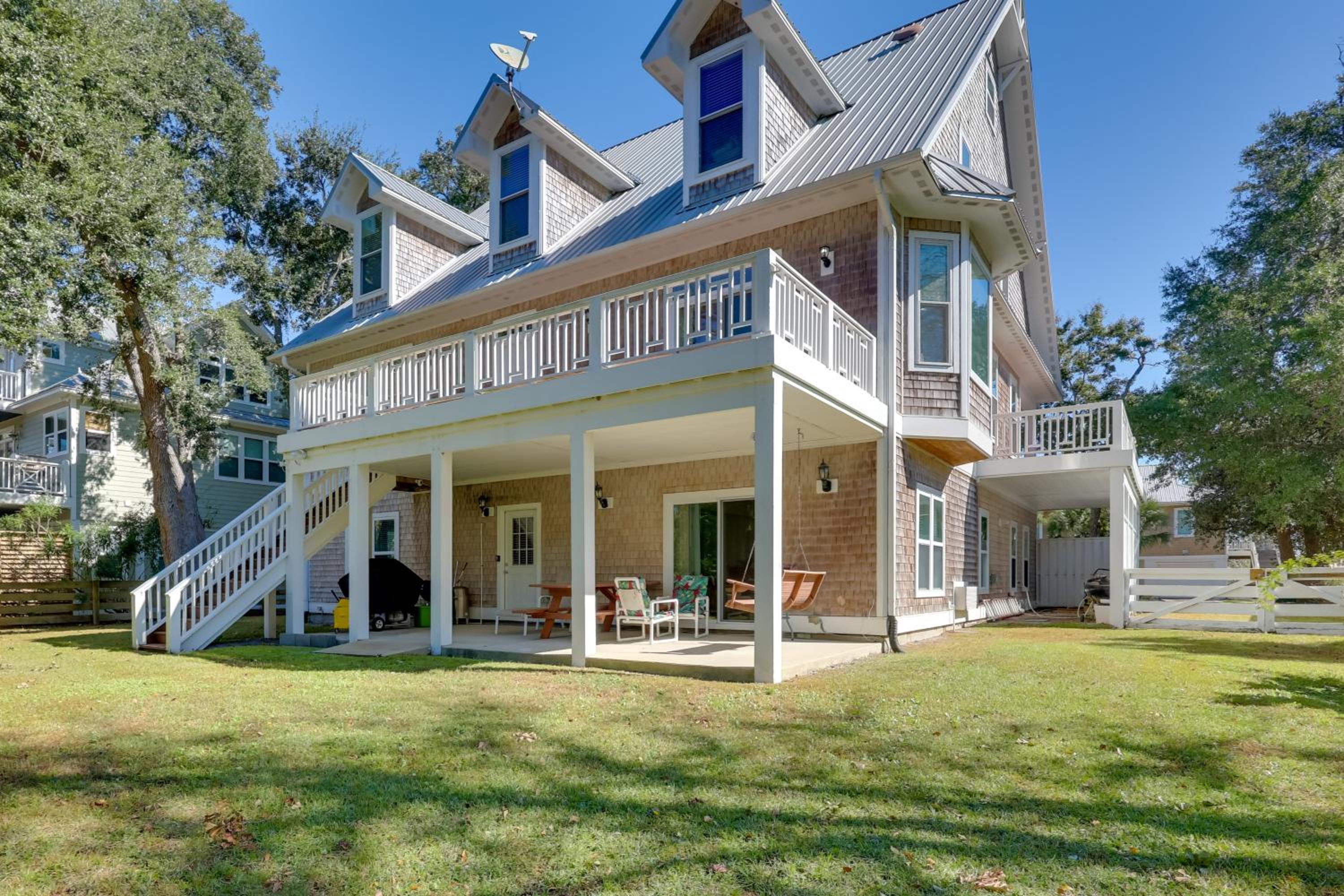 1 Mi to Boardwalk Carolina Beach Retreat with Patio