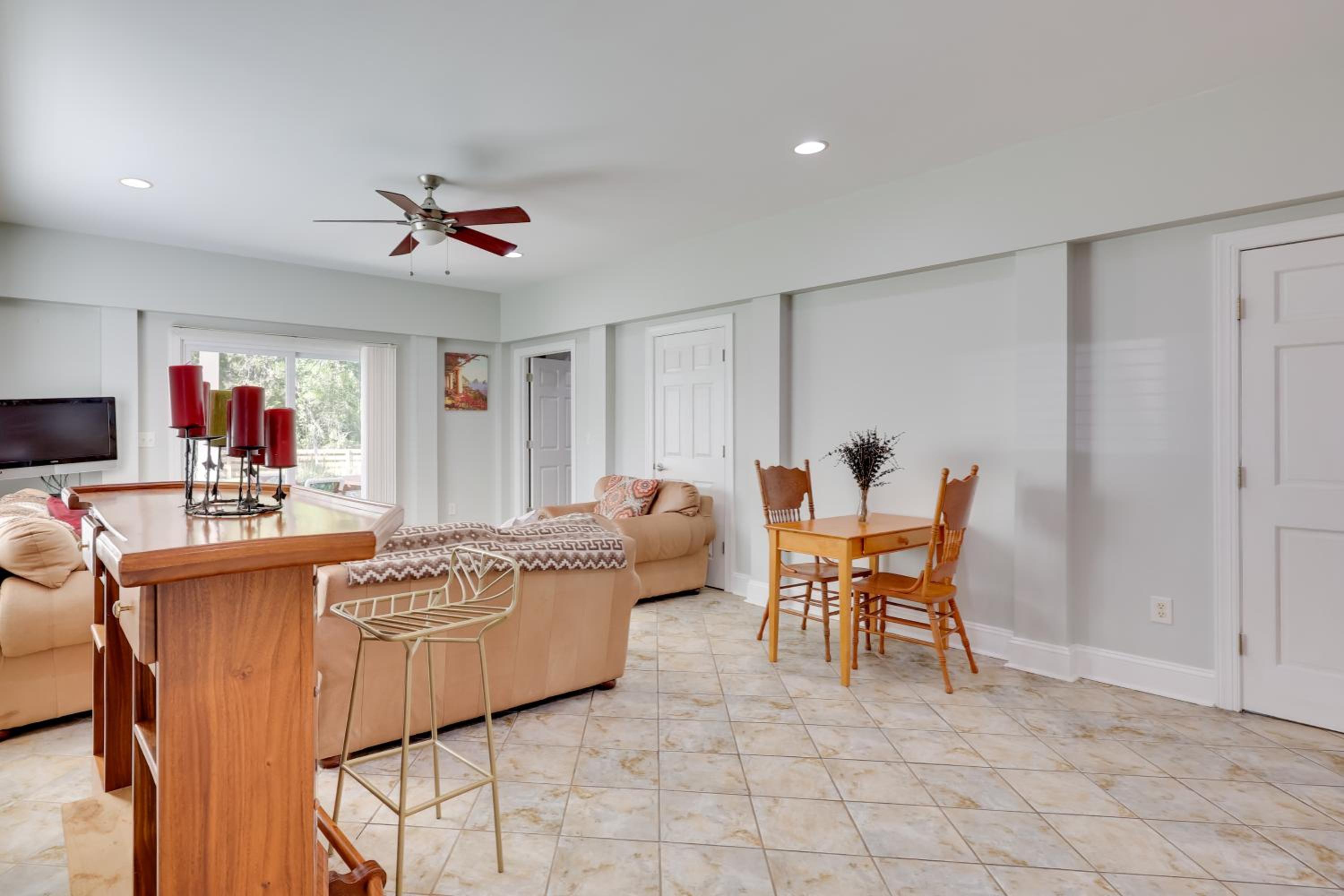 1 Mi to Boardwalk Carolina Beach Retreat with Patio