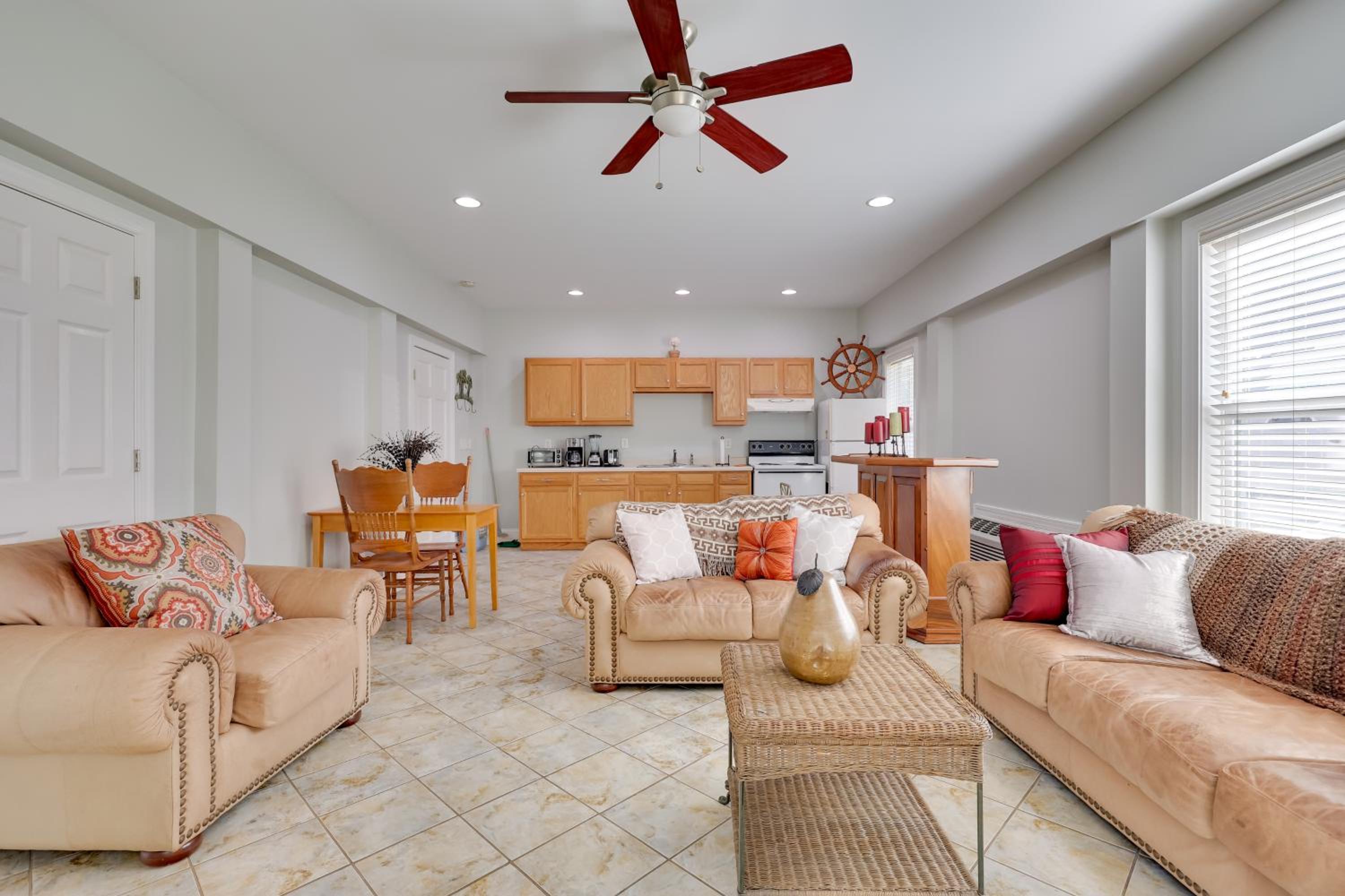1 Mi to Boardwalk Carolina Beach Retreat with Patio