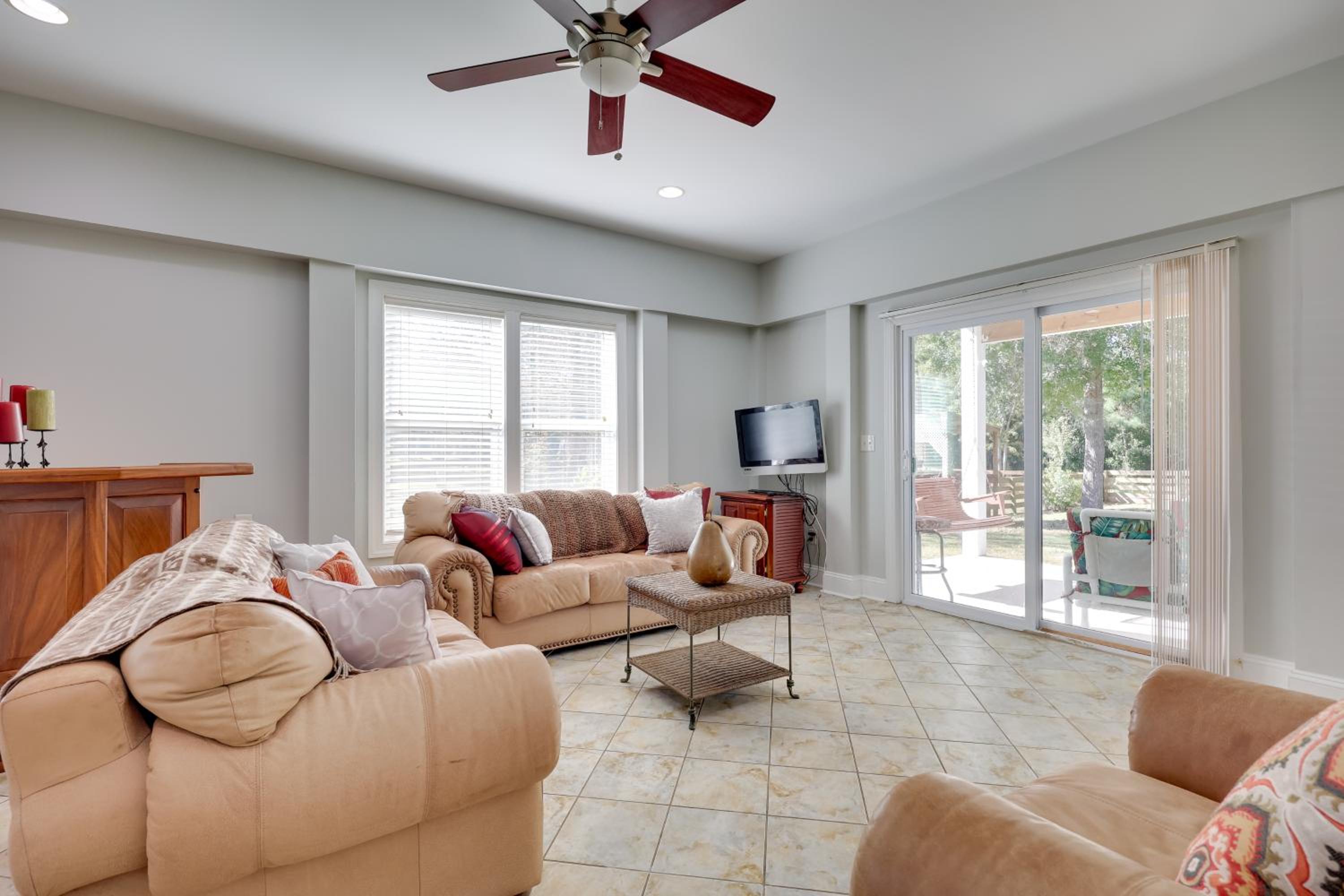 1 Mi to Boardwalk Carolina Beach Retreat with Patio