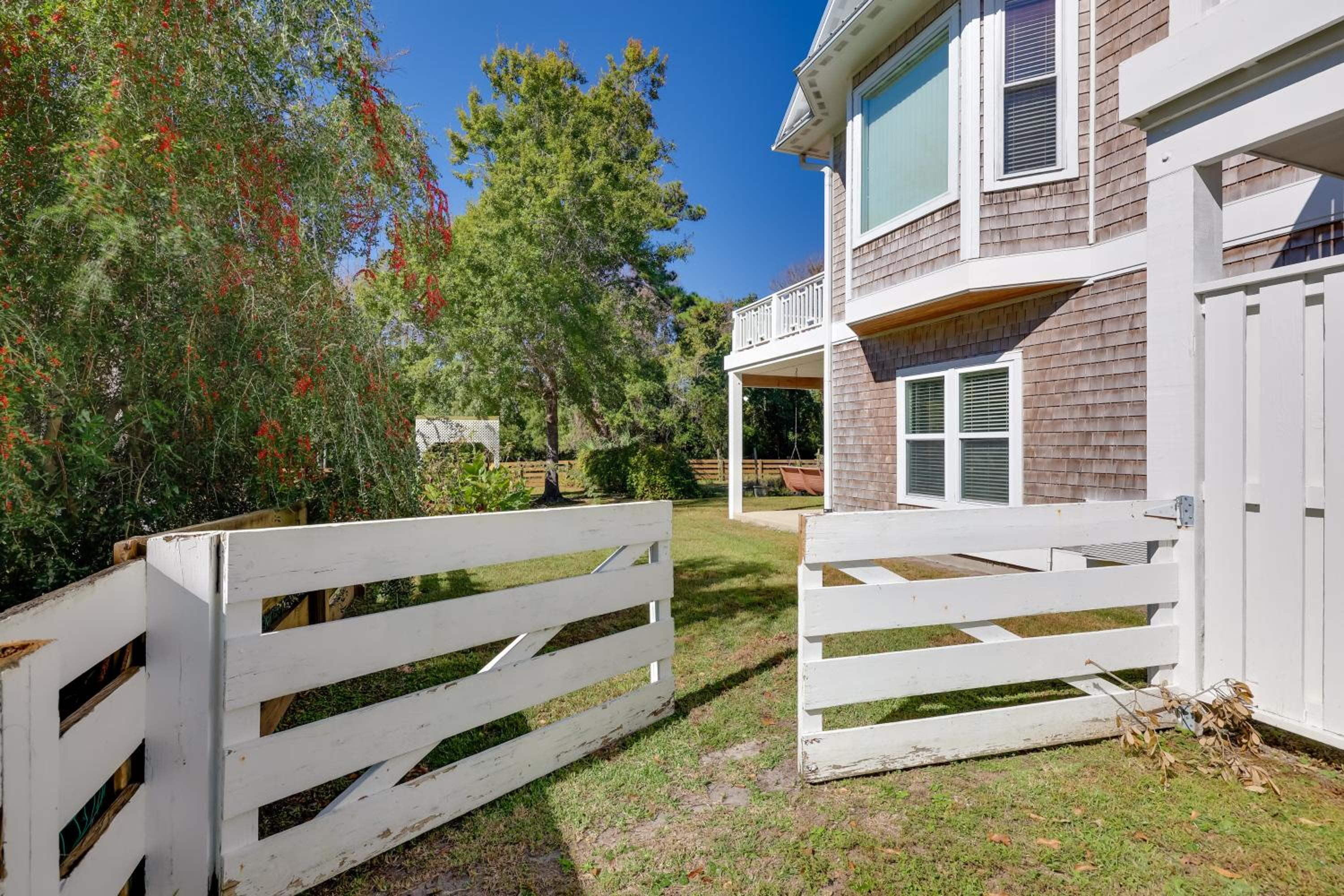 1 Mi to Boardwalk Carolina Beach Retreat with Patio