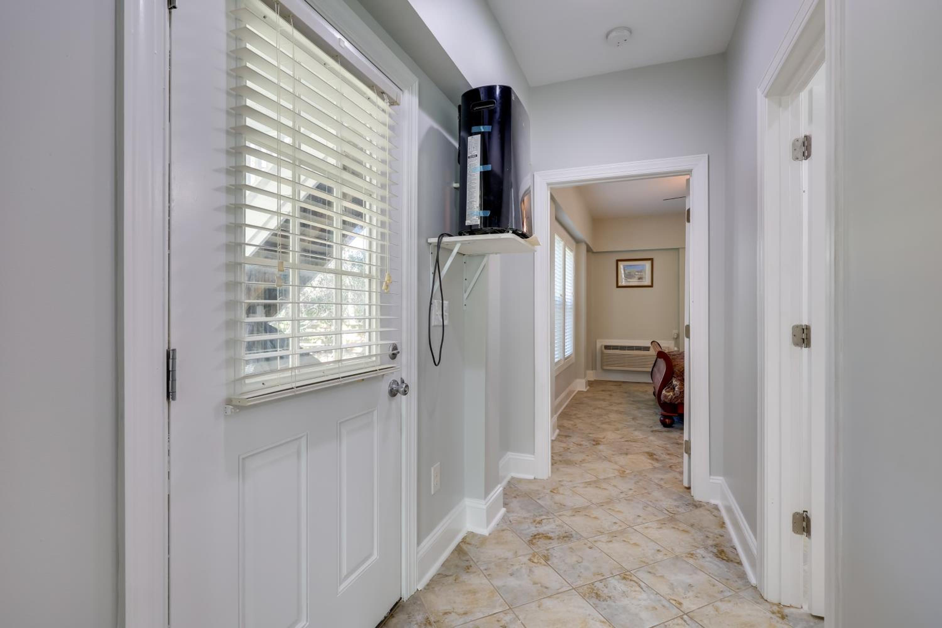 1 Mi to Boardwalk Carolina Beach Retreat with Patio