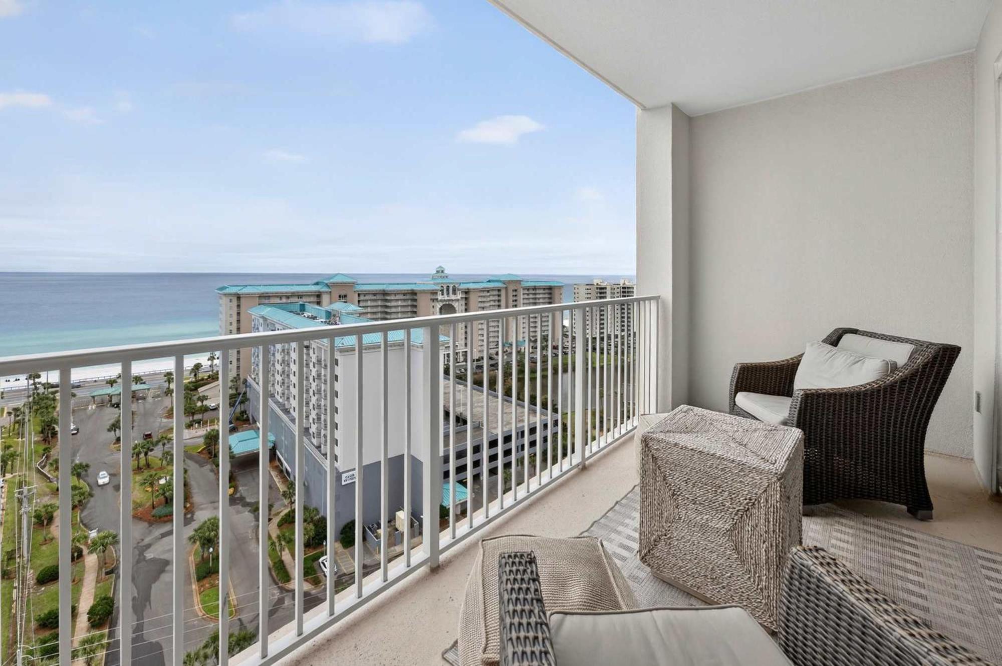 Easy Gogh'n Beach Stay for 5