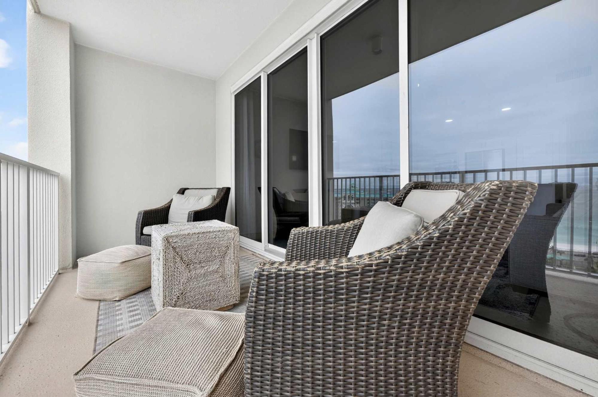 Easy Gogh'n Beach Stay for 5
