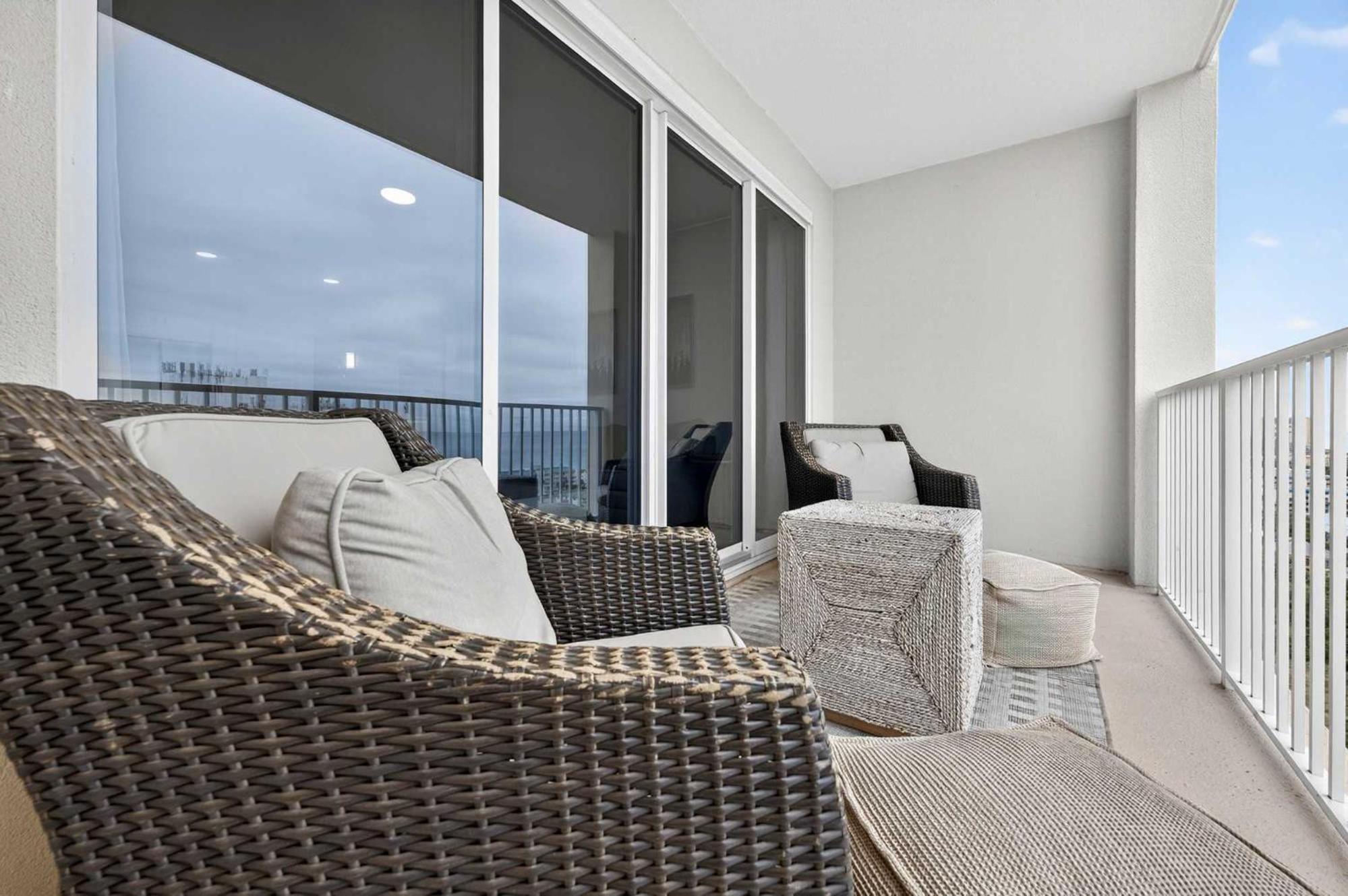 Easy Gogh'n Beach Stay for 5