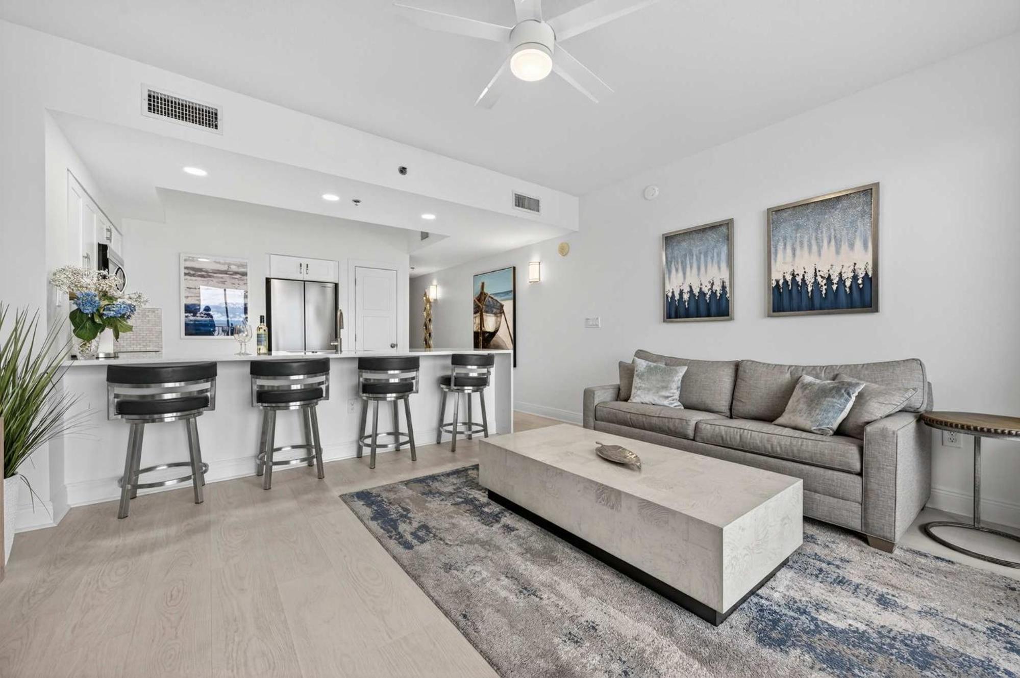 Easy Gogh'n Beach Stay for 5