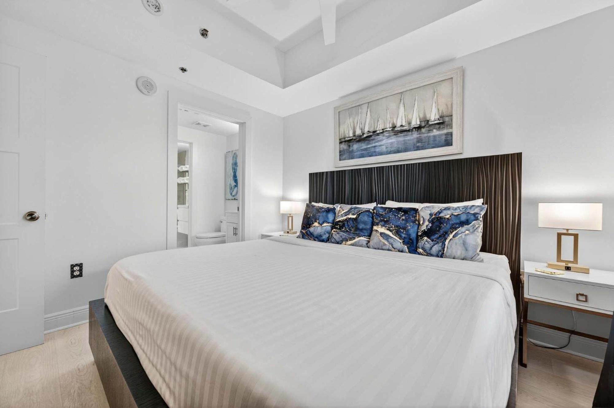 Easy Gogh'n Beach Stay for 5
