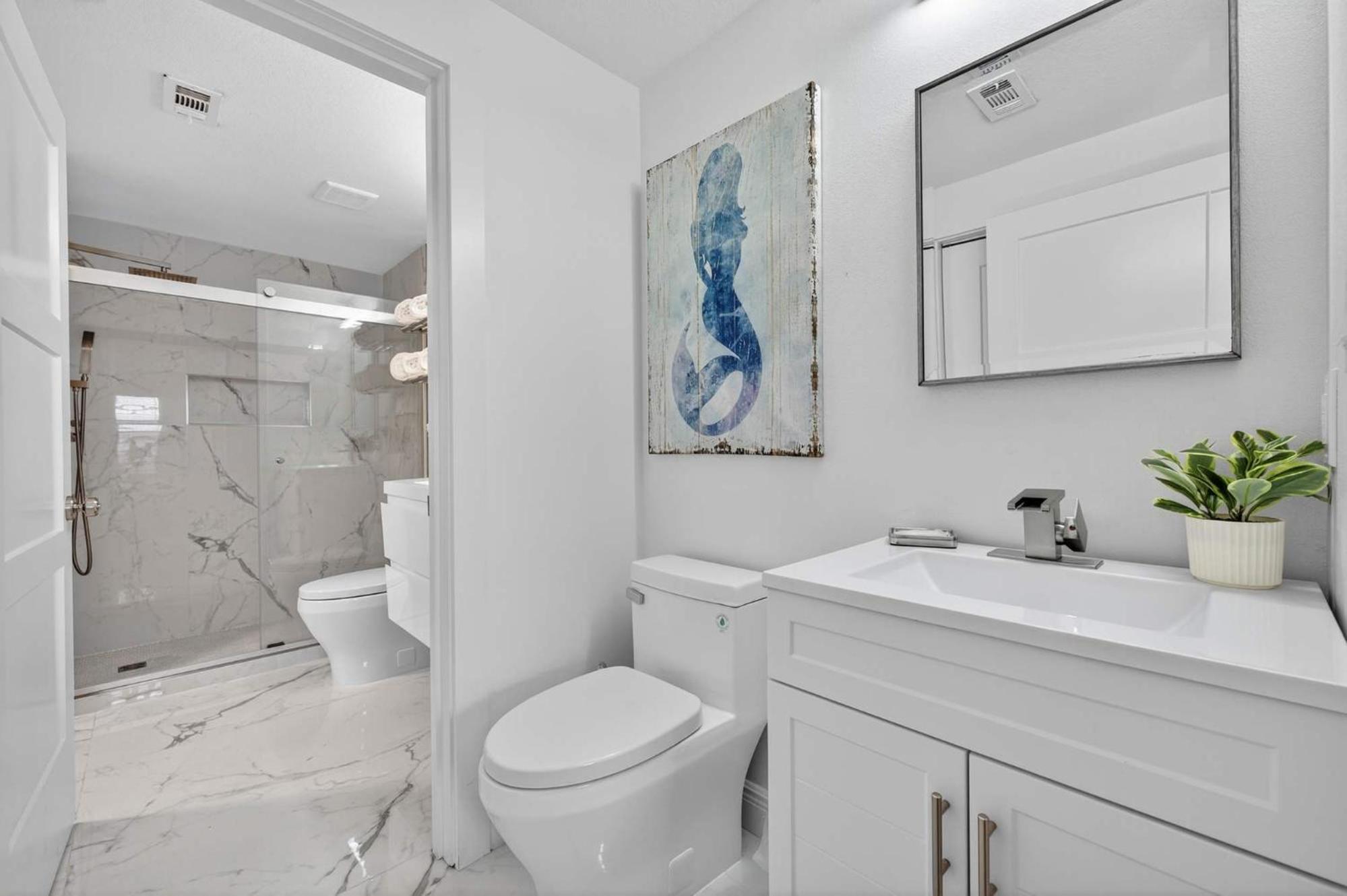 Easy Gogh'n Beach Stay for 5