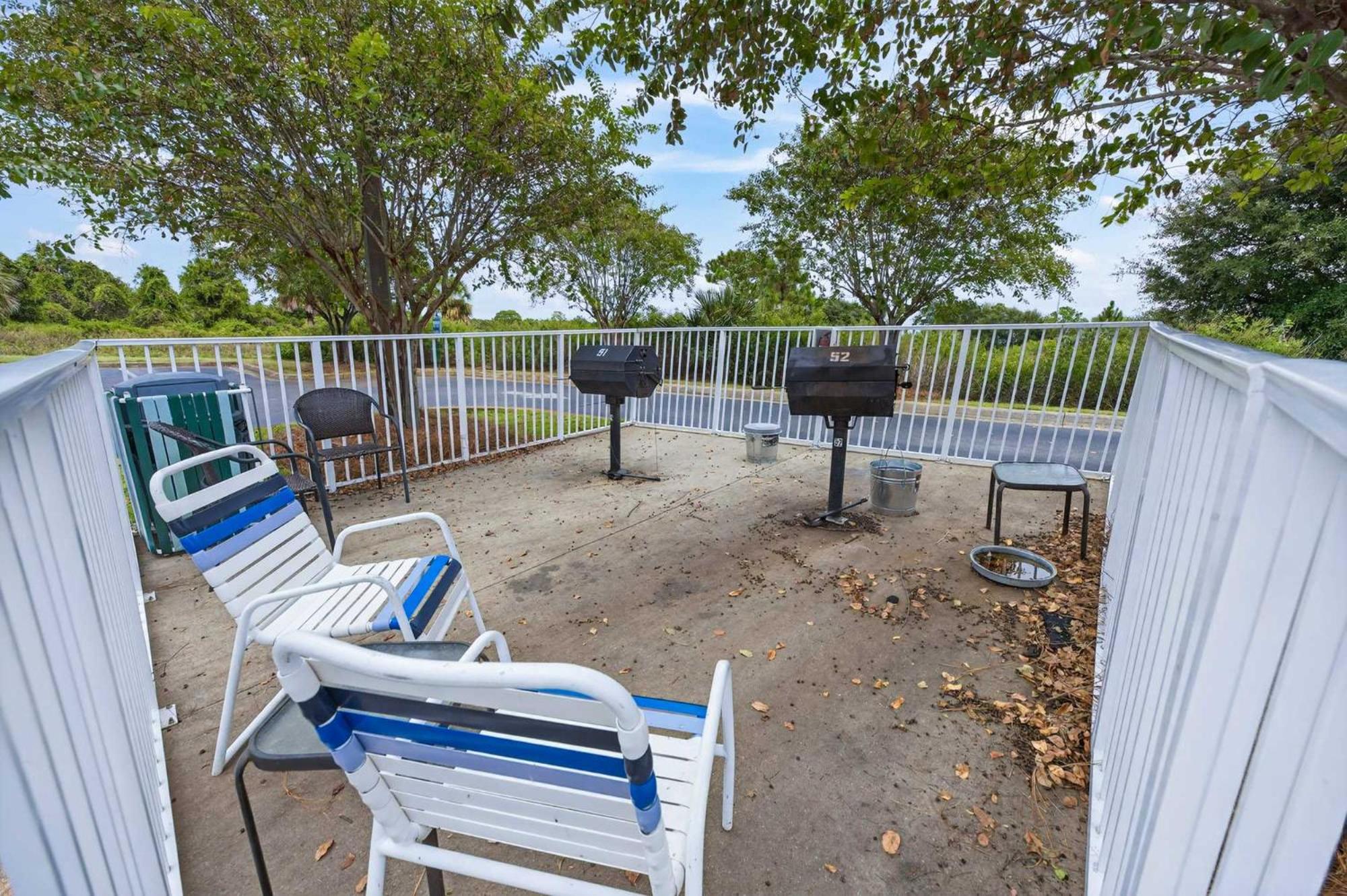 Easy Gogh'n Beach Stay for 5