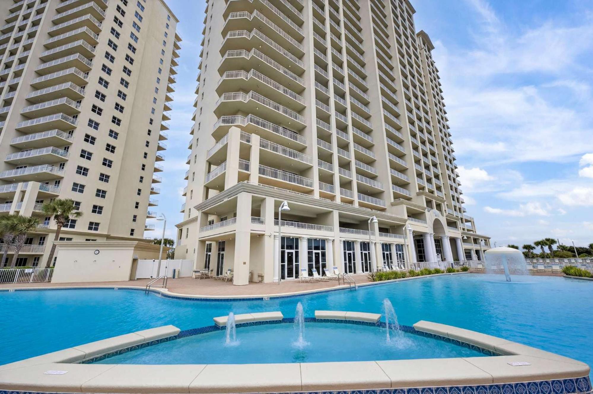 Easy Gogh'n Beach Stay for 5