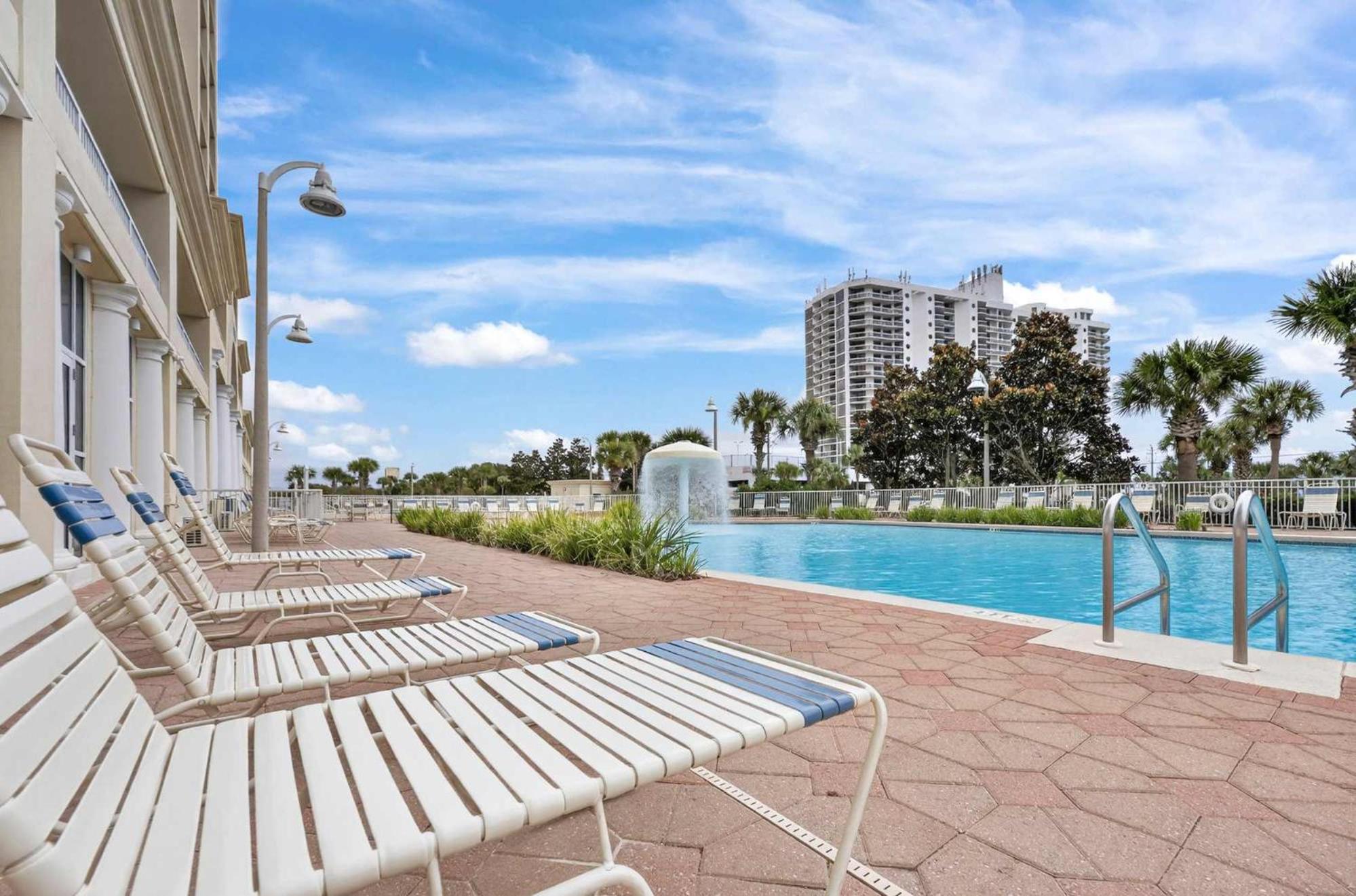 Easy Gogh'n Beach Stay for 5