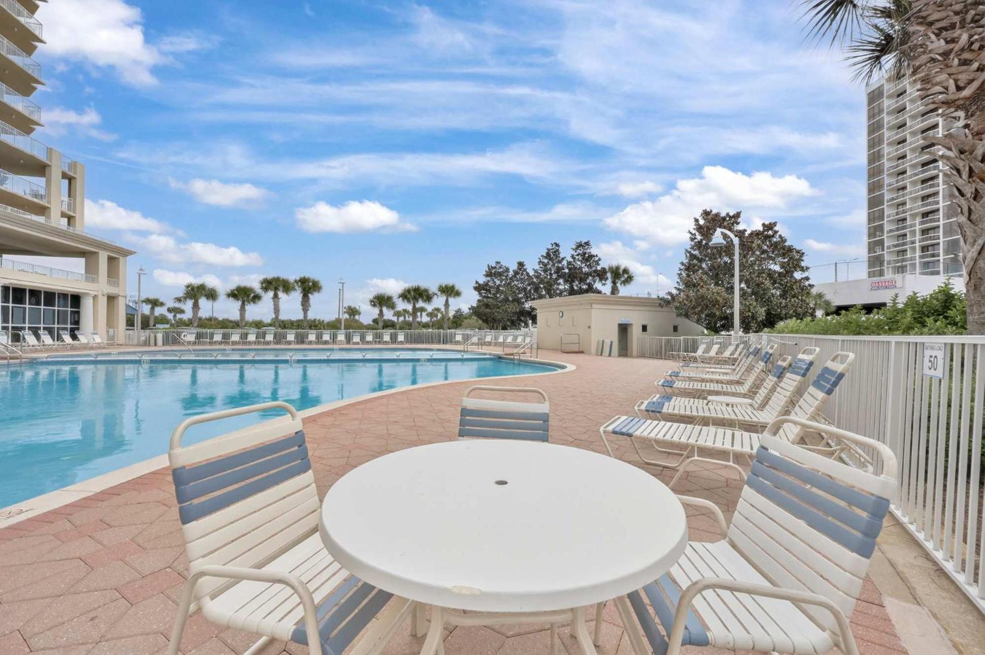 Easy Gogh'n Beach Stay for 5