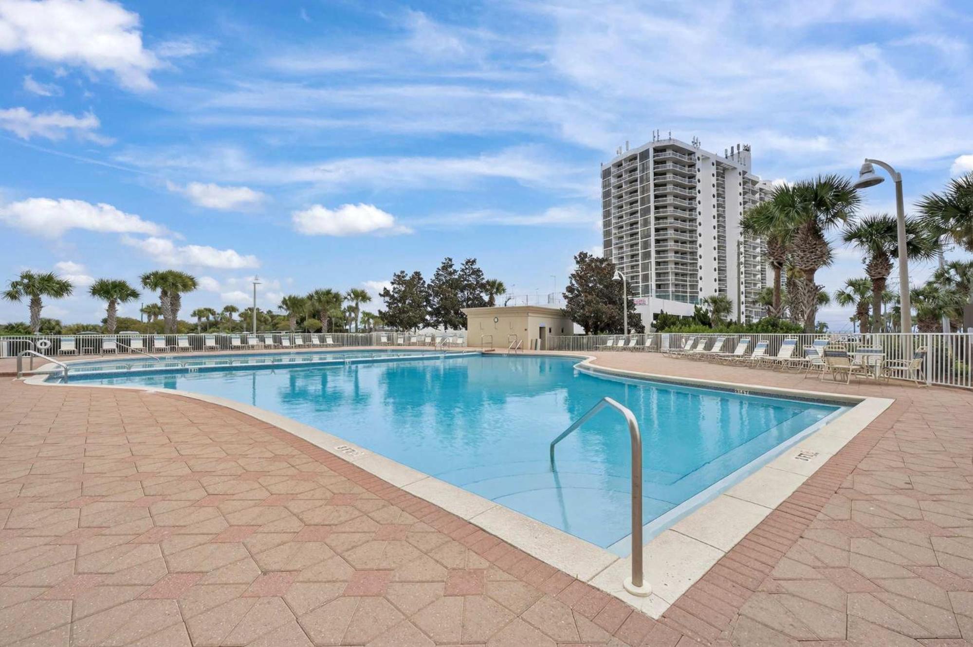 Easy Gogh'n Beach Stay for 5